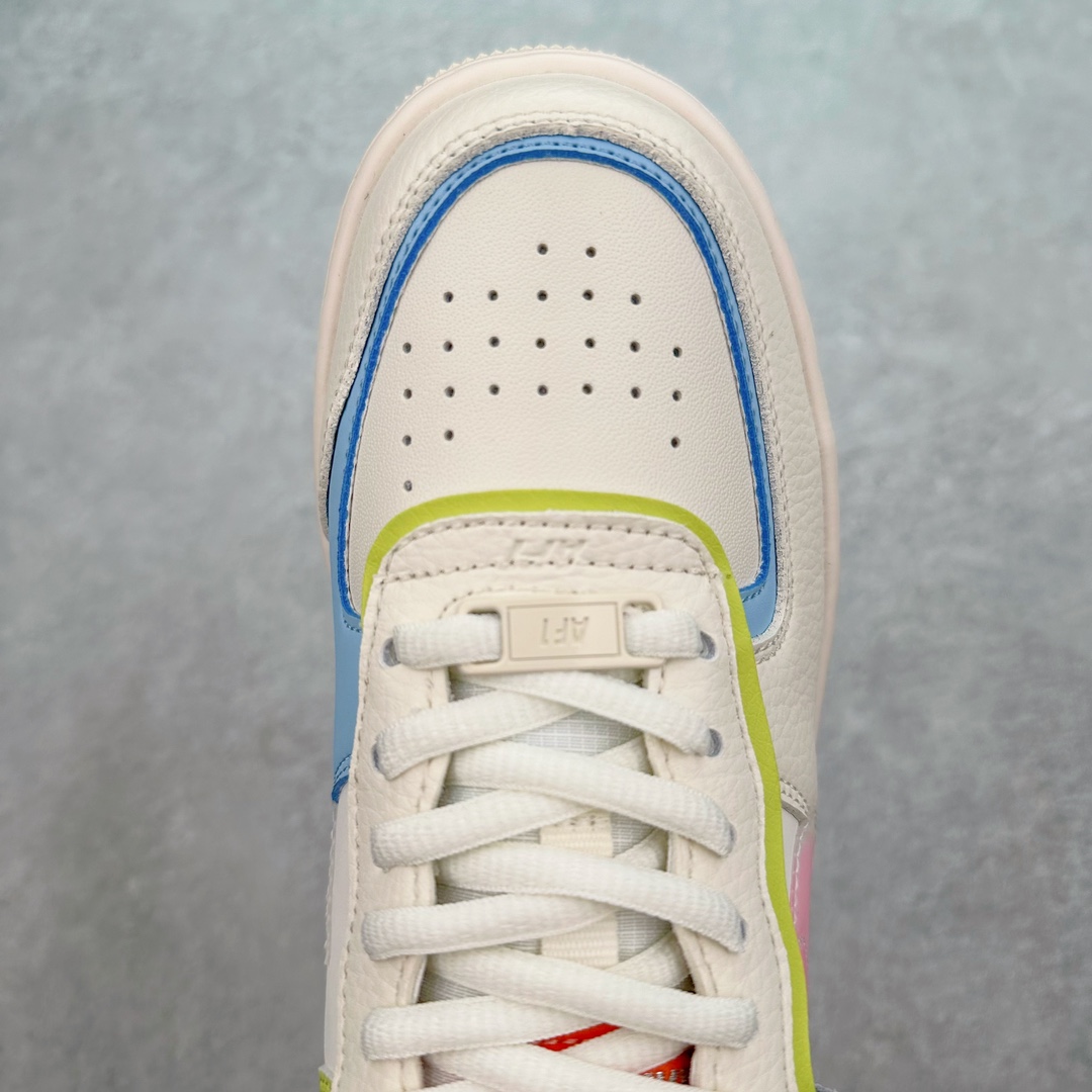 图片[4]-NK WMNS Air Force 1 Shadow 全新少女系解构主义设计 空军一号马卡龙板鞋 鞋款以“双重swoosh标志叠加”为特色，在细节上呈现多层次的设计。以大胆的设计手法，重新演绎这些非凡而鲜明的经典元素，将它们以前卫又优雅的方式突显出来。在各种标志性特征之外又呈现新鲜设计。每一款新作都以女性受众为设计考量，承袭The 1s Reimagined女子鞋款之强势力量，同时坚定一个信念：真正的经典，是在不断的超越与重塑中延续的。尺码：35.5 36 36.5 37.5 38 38.5 39 40-选品中心