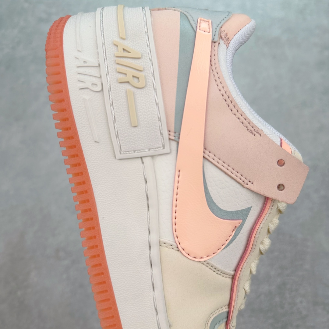 图片[6]-NK WMNS Air Force 1 Shadow 全新少女系解构主义设计 空军一号马卡龙板鞋 鞋款以“双重swoosh标志叠加”为特色，在细节上呈现多层次的设计。以大胆的设计手法，重新演绎这些非凡而鲜明的经典元素，将它们以前卫又优雅的方式突显出来。在各种标志性特征之外又呈现新鲜设计。每一款新作都以女性受众为设计考量，承袭The 1s Reimagined女子鞋款之强势力量，同时坚定一个信念：真正的经典，是在不断的超越与重塑中延续的。尺码：35.5 36 36.5 37.5 38 38.5 39 40-选品中心