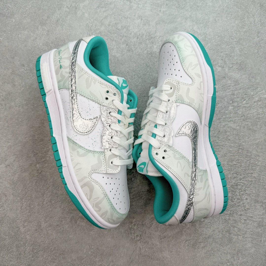 图片[3]-＃YC纯原 NK Dunk Low 薄荷心语 白绿 DV0833-102 定制系列天花板 无原鞋不开发 全系列得物原鞋一比一校对开发 配色持续更新中 终端对接 优势输出 全套原厂楦头原纸板数据档案倾力打造 原汁原味莞产 极致还原 圈内最强针车工艺 高端零售指定版 广东原厂配套原盒原标 鞋盒分三个尺码段 原厂冲刀 超高清洁度 全鞋零毛边皮料切割 采用原厂百宏鞋带以及原厂百宏织唛舌标 内标可供原厂几率过验 进口原装条纹中底布 四线拉帮白色点胶 原厂拉帮手法遵循公司 原厂电绣 极致还原 尺码：35.5 36 36.5 37.5 38 38.5 39 40 40.5 41 42 42.5 43 44 44.5 45 46 47.5-选品中心