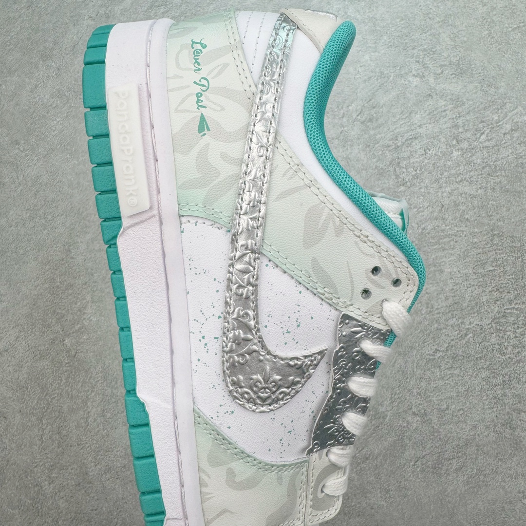 图片[6]-＃YC纯原 NK Dunk Low 薄荷心语 白绿 DV0833-102 定制系列天花板 无原鞋不开发 全系列得物原鞋一比一校对开发 配色持续更新中 终端对接 优势输出 全套原厂楦头原纸板数据档案倾力打造 原汁原味莞产 极致还原 圈内最强针车工艺 高端零售指定版 广东原厂配套原盒原标 鞋盒分三个尺码段 原厂冲刀 超高清洁度 全鞋零毛边皮料切割 采用原厂百宏鞋带以及原厂百宏织唛舌标 内标可供原厂几率过验 进口原装条纹中底布 四线拉帮白色点胶 原厂拉帮手法遵循公司 原厂电绣 极致还原 尺码：35.5 36 36.5 37.5 38 38.5 39 40 40.5 41 42 42.5 43 44 44.5 45 46 47.5-选品中心