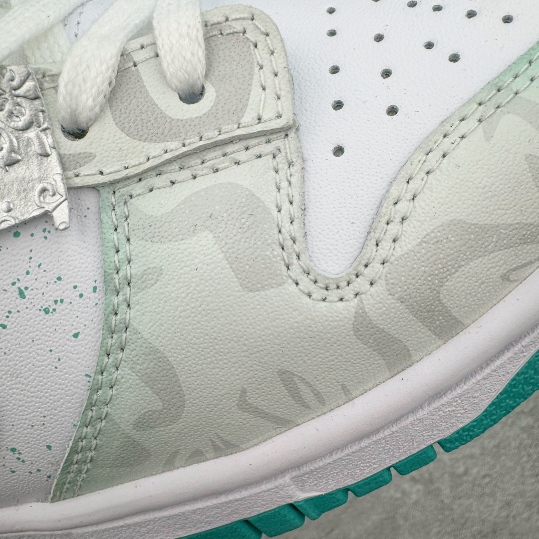 图片[21]-＃YC纯原 NK Dunk Low 薄荷心语 白绿 DV0833-102 定制系列天花板 无原鞋不开发 全系列得物原鞋一比一校对开发 配色持续更新中 终端对接 优势输出 全套原厂楦头原纸板数据档案倾力打造 原汁原味莞产 极致还原 圈内最强针车工艺 高端零售指定版 广东原厂配套原盒原标 鞋盒分三个尺码段 原厂冲刀 超高清洁度 全鞋零毛边皮料切割 采用原厂百宏鞋带以及原厂百宏织唛舌标 内标可供原厂几率过验 进口原装条纹中底布 四线拉帮白色点胶 原厂拉帮手法遵循公司 原厂电绣 极致还原 尺码：35.5 36 36.5 37.5 38 38.5 39 40 40.5 41 42 42.5 43 44 44.5 45 46 47.5-选品中心
