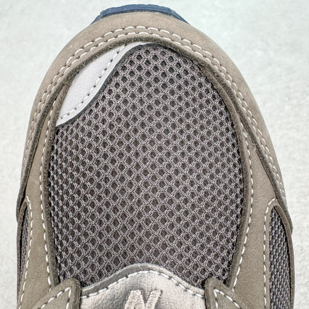 图片[14]-＃G版纯原 New Balance ML2002RA 新百伦潮流复古织物皮革减震防滑耐磨轻便低帮跑步鞋 中灰 基于市场现有版本全新升级调整 NB市场最强产物 全套原楦原纸板原厂数据开发 全鞋电脑针车加持 原厂网布 原装进口头层翻毛皮料正确绒感卡色 正确中底拉帮中底网布细节 一比一手工擦旧效果 冲裁组合 匠心打造 耗时两个月开发完成 工艺极其复杂难度可想而知 新开独立私模大底 全网唯一正确做旧组合大底 高端零售专供产物 尺码：36 37 37.5 38 38.5 39.5 40 40.5 41.5 42 42.5 43 44 44.5 45 45.5 46.5 47-选品中心