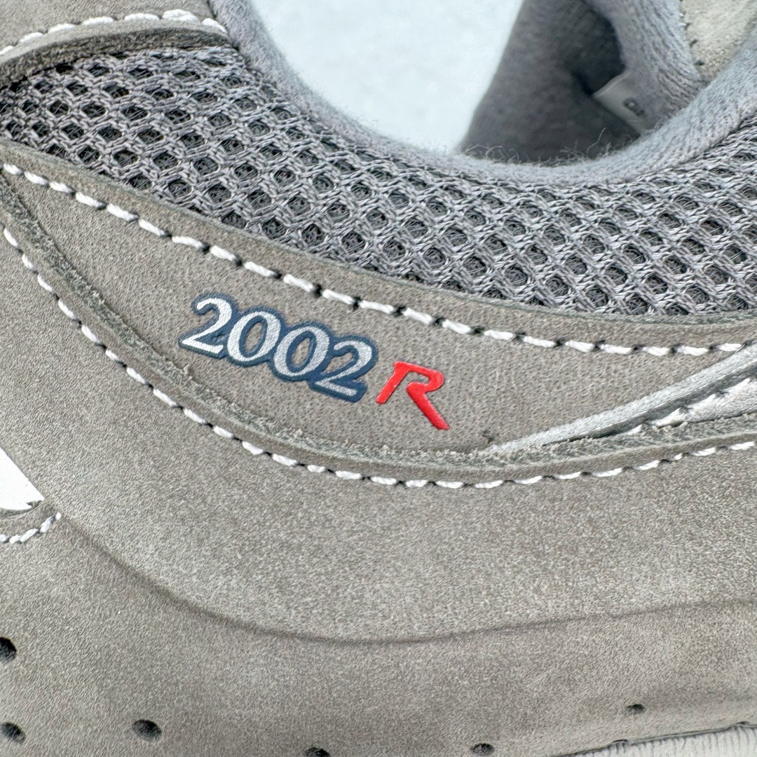 图片[16]-＃G版纯原 New Balance ML2002RA 新百伦潮流复古织物皮革减震防滑耐磨轻便低帮跑步鞋 中灰 基于市场现有版本全新升级调整 NB市场最强产物 全套原楦原纸板原厂数据开发 全鞋电脑针车加持 原厂网布 原装进口头层翻毛皮料正确绒感卡色 正确中底拉帮中底网布细节 一比一手工擦旧效果 冲裁组合 匠心打造 耗时两个月开发完成 工艺极其复杂难度可想而知 新开独立私模大底 全网唯一正确做旧组合大底 高端零售专供产物 尺码：36 37 37.5 38 38.5 39.5 40 40.5 41.5 42 42.5 43 44 44.5 45 45.5 46.5 47-选品中心