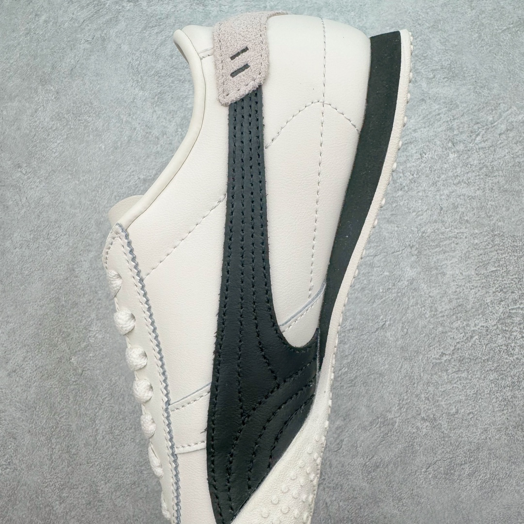 图片[7]-＃GX PUMA Bella UT Low 彪马贝拉UT系列低帮薄底德训复古风经典百搭休闲慢跑鞋 继将 Speedcat OG 带回后，近日 Puma 再以品牌档案室的经典鞋型 Bella OG 为蓝本，推出契合时下薄底球鞋趋势的 Bella UT 鞋款。自 21 世纪初问世以来，Bella OG 鞋型以其独特的薄底设计和上翻外底设计收获了众多年轻拥趸，更是 PUMA DNA 中不可磨灭的经典。此番重新推出的 Bella UT 鞋款，整体鞋面采用上乘皮革材质，并延续 Formstrip 设计语言；鞋头处采用精致的包头设计，搭配麂皮材质提升质感；鞋底部分保留 Bella 鞋款标志性的薄底和点状橡胶外底，上翘的设计包裹鞋面；鞋舌与鞋跟分别点缀美洲狮 Logo 与品牌字母 Logo。值得一提的是，本次 Bella UT 鞋款搭载 SOFTFOAM+ 鞋垫，兼顾美学设计与穿着舒适度。而配色上则提供白、黄、蓝、银、粉五款颜色。尺码：35.5 36 37 37.5 38 39 39.5 40 40.5 41 42 42.5 43 44 44.5 45-选品中心