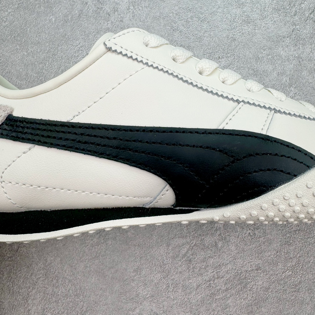 图片[18]-＃GX PUMA Bella UT Low 彪马贝拉UT系列低帮薄底德训复古风经典百搭休闲慢跑鞋 继将 Speedcat OG 带回后，近日 Puma 再以品牌档案室的经典鞋型 Bella OG 为蓝本，推出契合时下薄底球鞋趋势的 Bella UT 鞋款。自 21 世纪初问世以来，Bella OG 鞋型以其独特的薄底设计和上翻外底设计收获了众多年轻拥趸，更是 PUMA DNA 中不可磨灭的经典。此番重新推出的 Bella UT 鞋款，整体鞋面采用上乘皮革材质，并延续 Formstrip 设计语言；鞋头处采用精致的包头设计，搭配麂皮材质提升质感；鞋底部分保留 Bella 鞋款标志性的薄底和点状橡胶外底，上翘的设计包裹鞋面；鞋舌与鞋跟分别点缀美洲狮 Logo 与品牌字母 Logo。值得一提的是，本次 Bella UT 鞋款搭载 SOFTFOAM+ 鞋垫，兼顾美学设计与穿着舒适度。而配色上则提供白、黄、蓝、银、粉五款颜色。尺码：35.5 36 37 37.5 38 39 39.5 40 40.5 41 42 42.5 43 44 44.5 45-选品中心