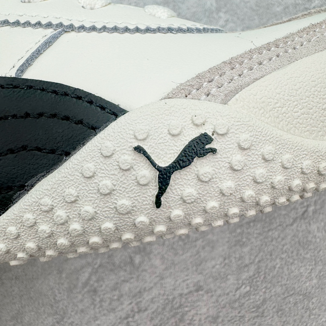 图片[20]-＃GX PUMA Bella UT Low 彪马贝拉UT系列低帮薄底德训复古风经典百搭休闲慢跑鞋 继将 Speedcat OG 带回后，近日 Puma 再以品牌档案室的经典鞋型 Bella OG 为蓝本，推出契合时下薄底球鞋趋势的 Bella UT 鞋款。自 21 世纪初问世以来，Bella OG 鞋型以其独特的薄底设计和上翻外底设计收获了众多年轻拥趸，更是 PUMA DNA 中不可磨灭的经典。此番重新推出的 Bella UT 鞋款，整体鞋面采用上乘皮革材质，并延续 Formstrip 设计语言；鞋头处采用精致的包头设计，搭配麂皮材质提升质感；鞋底部分保留 Bella 鞋款标志性的薄底和点状橡胶外底，上翘的设计包裹鞋面；鞋舌与鞋跟分别点缀美洲狮 Logo 与品牌字母 Logo。值得一提的是，本次 Bella UT 鞋款搭载 SOFTFOAM+ 鞋垫，兼顾美学设计与穿着舒适度。而配色上则提供白、黄、蓝、银、粉五款颜色。尺码：35.5 36 37 37.5 38 39 39.5 40 40.5 41 42 42.5 43 44 44.5 45-选品中心