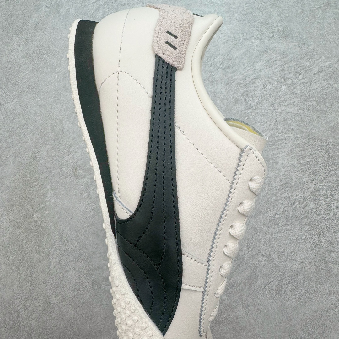 图片[6]-＃GX PUMA Bella UT Low 彪马贝拉UT系列低帮薄底德训复古风经典百搭休闲慢跑鞋 继将 Speedcat OG 带回后，近日 Puma 再以品牌档案室的经典鞋型 Bella OG 为蓝本，推出契合时下薄底球鞋趋势的 Bella UT 鞋款。自 21 世纪初问世以来，Bella OG 鞋型以其独特的薄底设计和上翻外底设计收获了众多年轻拥趸，更是 PUMA DNA 中不可磨灭的经典。此番重新推出的 Bella UT 鞋款，整体鞋面采用上乘皮革材质，并延续 Formstrip 设计语言；鞋头处采用精致的包头设计，搭配麂皮材质提升质感；鞋底部分保留 Bella 鞋款标志性的薄底和点状橡胶外底，上翘的设计包裹鞋面；鞋舌与鞋跟分别点缀美洲狮 Logo 与品牌字母 Logo。值得一提的是，本次 Bella UT 鞋款搭载 SOFTFOAM+ 鞋垫，兼顾美学设计与穿着舒适度。而配色上则提供白、黄、蓝、银、粉五款颜色。尺码：35.5 36 37 37.5 38 39 39.5 40 40.5 41 42 42.5 43 44 44.5 45-选品中心