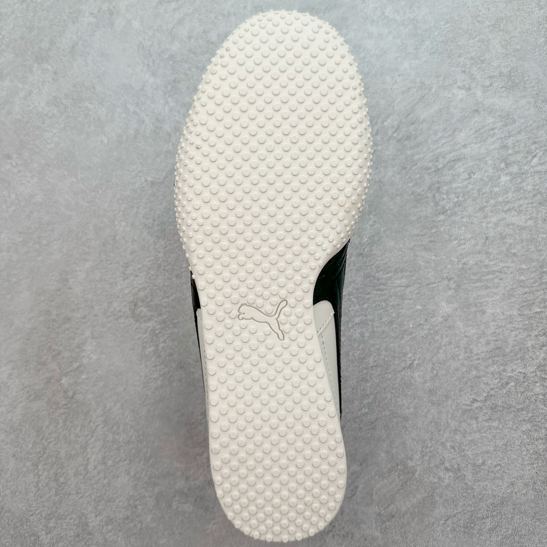 图片[9]-＃GX PUMA Bella UT Low 彪马贝拉UT系列低帮薄底德训复古风经典百搭休闲慢跑鞋 继将 Speedcat OG 带回后，近日 Puma 再以品牌档案室的经典鞋型 Bella OG 为蓝本，推出契合时下薄底球鞋趋势的 Bella UT 鞋款。自 21 世纪初问世以来，Bella OG 鞋型以其独特的薄底设计和上翻外底设计收获了众多年轻拥趸，更是 PUMA DNA 中不可磨灭的经典。此番重新推出的 Bella UT 鞋款，整体鞋面采用上乘皮革材质，并延续 Formstrip 设计语言；鞋头处采用精致的包头设计，搭配麂皮材质提升质感；鞋底部分保留 Bella 鞋款标志性的薄底和点状橡胶外底，上翘的设计包裹鞋面；鞋舌与鞋跟分别点缀美洲狮 Logo 与品牌字母 Logo。值得一提的是，本次 Bella UT 鞋款搭载 SOFTFOAM+ 鞋垫，兼顾美学设计与穿着舒适度。而配色上则提供白、黄、蓝、银、粉五款颜色。尺码：35.5 36 37 37.5 38 39 39.5 40 40.5 41 42 42.5 43 44 44.5 45-选品中心