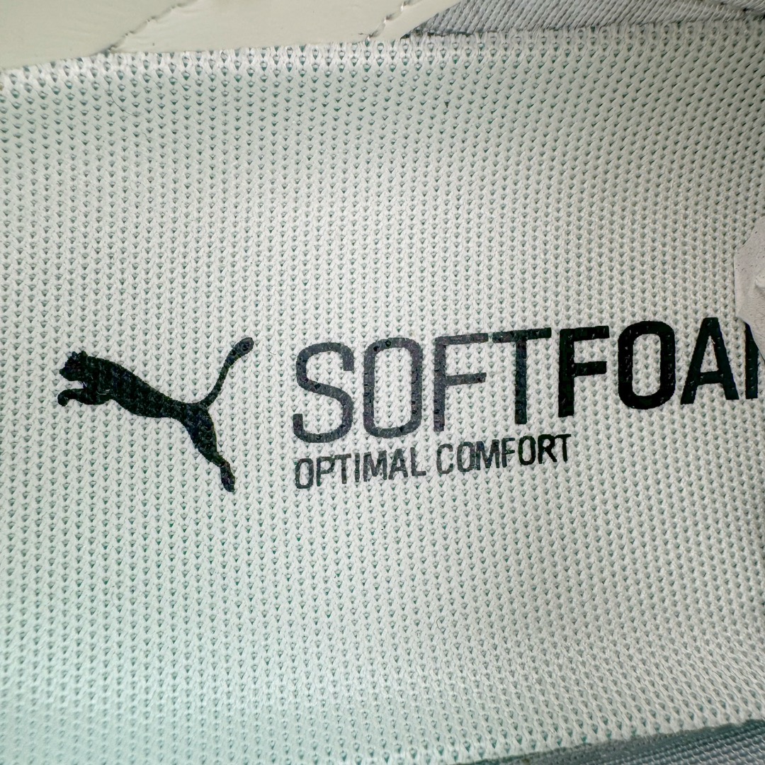 图片[12]-＃GX PUMA Bella UT Low 彪马贝拉UT系列低帮薄底德训复古风经典百搭休闲慢跑鞋 继将 Speedcat OG 带回后，近日 Puma 再以品牌档案室的经典鞋型 Bella OG 为蓝本，推出契合时下薄底球鞋趋势的 Bella UT 鞋款。自 21 世纪初问世以来，Bella OG 鞋型以其独特的薄底设计和上翻外底设计收获了众多年轻拥趸，更是 PUMA DNA 中不可磨灭的经典。此番重新推出的 Bella UT 鞋款，整体鞋面采用上乘皮革材质，并延续 Formstrip 设计语言；鞋头处采用精致的包头设计，搭配麂皮材质提升质感；鞋底部分保留 Bella 鞋款标志性的薄底和点状橡胶外底，上翘的设计包裹鞋面；鞋舌与鞋跟分别点缀美洲狮 Logo 与品牌字母 Logo。值得一提的是，本次 Bella UT 鞋款搭载 SOFTFOAM+ 鞋垫，兼顾美学设计与穿着舒适度。而配色上则提供白、黄、蓝、银、粉五款颜色。尺码：35.5 36 37 37.5 38 39 39.5 40 40.5 41 42 42.5 43 44 44.5 45-选品中心