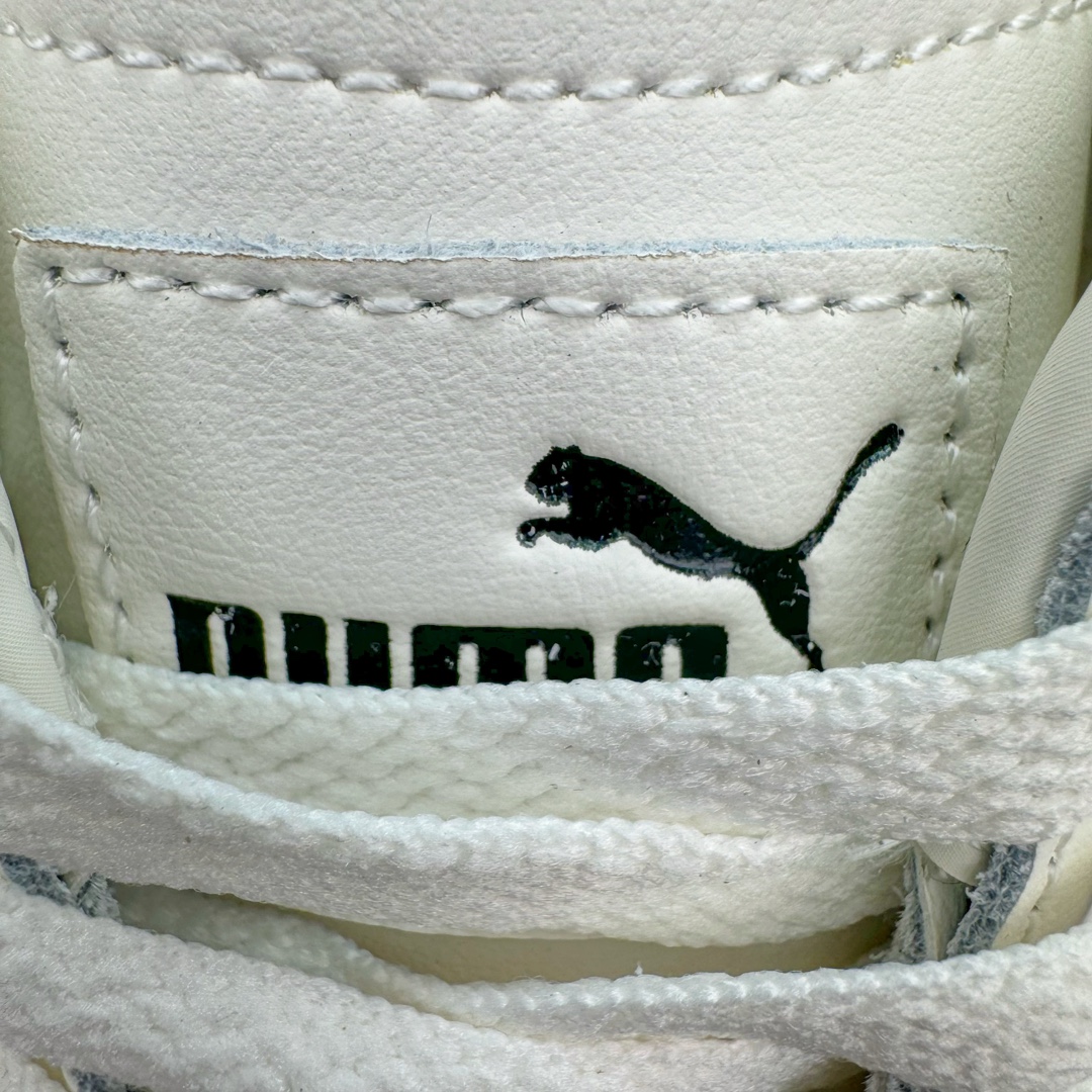 图片[13]-＃GX PUMA Bella UT Low 彪马贝拉UT系列低帮薄底德训复古风经典百搭休闲慢跑鞋 继将 Speedcat OG 带回后，近日 Puma 再以品牌档案室的经典鞋型 Bella OG 为蓝本，推出契合时下薄底球鞋趋势的 Bella UT 鞋款。自 21 世纪初问世以来，Bella OG 鞋型以其独特的薄底设计和上翻外底设计收获了众多年轻拥趸，更是 PUMA DNA 中不可磨灭的经典。此番重新推出的 Bella UT 鞋款，整体鞋面采用上乘皮革材质，并延续 Formstrip 设计语言；鞋头处采用精致的包头设计，搭配麂皮材质提升质感；鞋底部分保留 Bella 鞋款标志性的薄底和点状橡胶外底，上翘的设计包裹鞋面；鞋舌与鞋跟分别点缀美洲狮 Logo 与品牌字母 Logo。值得一提的是，本次 Bella UT 鞋款搭载 SOFTFOAM+ 鞋垫，兼顾美学设计与穿着舒适度。而配色上则提供白、黄、蓝、银、粉五款颜色。尺码：35.5 36 37 37.5 38 39 39.5 40 40.5 41 42 42.5 43 44 44.5 45-选品中心