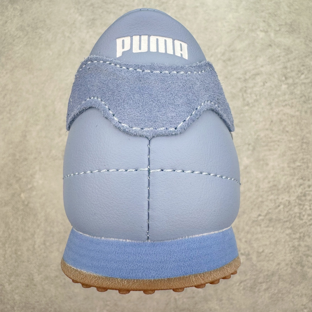 图片[8]-＃GX PUMA Bella UT Low 彪马贝拉UT系列低帮薄底德训复古风经典百搭休闲慢跑鞋 继将 Speedcat OG 带回后，近日 Puma 再以品牌档案室的经典鞋型 Bella OG 为蓝本，推出契合时下薄底球鞋趋势的 Bella UT 鞋款。自 21 世纪初问世以来，Bella OG 鞋型以其独特的薄底设计和上翻外底设计收获了众多年轻拥趸，更是 PUMA DNA 中不可磨灭的经典。此番重新推出的 Bella UT 鞋款，整体鞋面采用上乘皮革材质，并延续 Formstrip 设计语言；鞋头处采用精致的包头设计，搭配麂皮材质提升质感；鞋底部分保留 Bella 鞋款标志性的薄底和点状橡胶外底，上翘的设计包裹鞋面；鞋舌与鞋跟分别点缀美洲狮 Logo 与品牌字母 Logo。值得一提的是，本次 Bella UT 鞋款搭载 SOFTFOAM+ 鞋垫，兼顾美学设计与穿着舒适度。而配色上则提供白、黄、蓝、银、粉五款颜色。尺码：35.5 36 37 37.5 38 39 39.5 40 40.5 41 42 42.5 43 44 44.5 45-选品中心