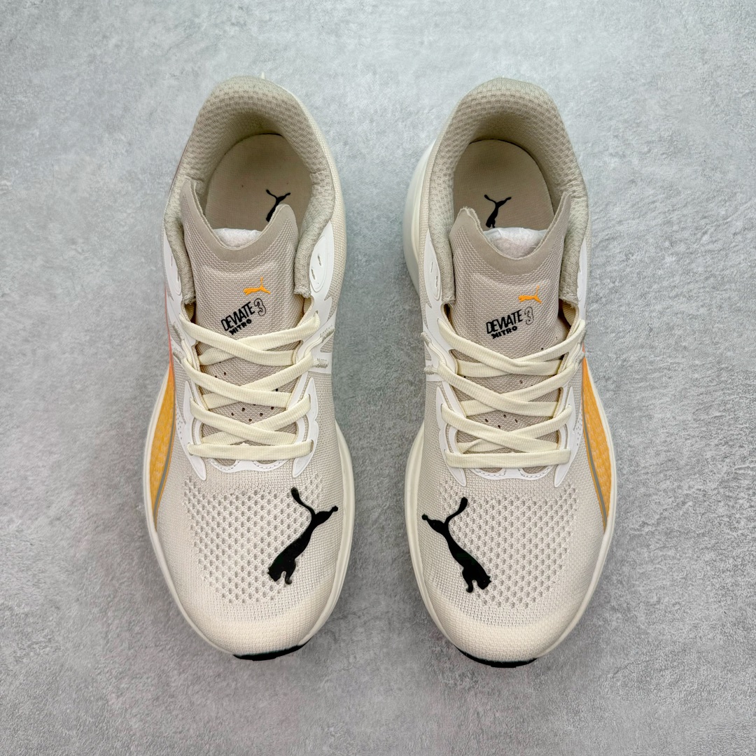 图片[2]-PUMA Deviate NITRO 3 彪马舒适百搭防滑低帮长跑跑步鞋 白黄色 NITRO™ 氮气科技跑鞋已成长为一个庞大的家族，满足不同跑者的细分而又个性化的跑步需求 有兼顾缓震与舒适，也能胜任轻量运动和日常通勤场景的「全能选手」Velocity NITRO™ 3「彪速 3」以及针对大体重跑者，更加强调缓震极限的稳定系跑鞋 Forever Run NITRO™「彪畅」定位兼顾长距离路跑与缓震的「万金油碳板跑鞋」，无论对进阶跑者日常训练，还是新晋跑者比赛 PB，都是绝佳的选择。尺码：36 36.5 37.5 38 38.5 39 40 40.5 41 42 42.5 43 44 44.5 45-选品中心