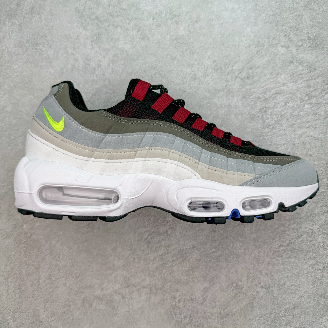 ＃MX版 NK Air Max 95 复古减震气垫跑鞋 FN7801-001 经典重温 外单专供大厂出品 品质稳定 一百余色 终端操作 鞋款设计灵感源于人体构造 中底设计基于人体的脊柱构造 是整体设计的核心 尼龙孔眼代表了肋骨 而分层式面板和网眼象征着肌肉纤维和肉体组织 Air Max 95采用了两个独立的吹塑成型的Air-Sole单元 并首次在前掌使用可视化气垫设计 Swoosh logo夜当作一个 点符号放在了鞋子的后帮位置 20年的发展让 AIR MAX 95有了不同的故事 20年后再度面向世人的时候 焕然一新的面貌 让人有了另外一种清新脱俗的感觉 尺码：39 40 40.5 41 42 42.5 43 44 44.5 45 46 47.5 48-选品中心