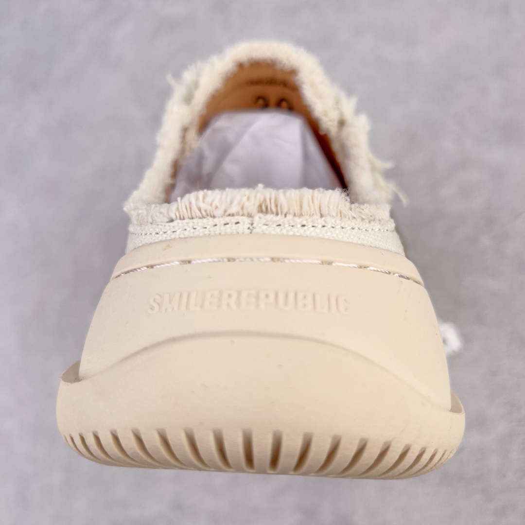 图片[8]-＃纯原福利 SMILEREPUBLIC 檀健次主理品牌 2024新款 众多明星上脚同款厚底开口笑帆布鞋 市售最高品质 得物毒盒最新版本 纯原一致 细节 品质 欢迎对比 市售唯一原厂渠道材料打造 该系列以“SMILE”为灵感来源 捕捉潮流 主打柔软的帆布设计 ms有裁切的羊毛流苏与独特编织技艺HZ 尺码：35-40-选品中心