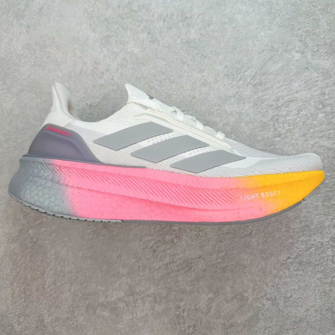 ＃纯原 AD Ultra Boost 5X 2025高性能版5X系列UB低帮袜套式针织透气缓震休闲运动慢跑鞋 全新Ultraboost 5X官宣，颠覆以往，迎来该系列自2015年首次亮相最大一次革新！从鞋面到中底配置都有新的突破，跟着小编一同探究“阿迪UB有史以来最大升级”！Ultraboost 5X革新中底配置，采用LightBoost V2泡沫，与Ultraboost Light相比，前掌能量反馈增加2%。与此同时“加厚不增重”，中底相较于上一代更轻，让跑者每一次迈步都能得到更柔软、更澎湃的能量反馈。搭配X形“Torsion System”扭转系统，助力跑者从落地到脚趾离地过程的平稳过渡。Ultraboost 5X升级中足锁定性能，革新Mono Primeknit自适应鞋面配置，搭配轻质无笼鞋面结构，更加贴合跑者脚部。大底由Continental™橡胶制成，更耐磨，抓地力更出色。Adidas全新推出ULTRABOOST 5X，专注日常跑步，适用于任何级别的跑者，无距离门槛限制。兼具有氧跑、中短距离慢跑、节奏跑、间歇跑、日常通勤等各种场景，ULTRABOOST 5X都能给你带来优质的跑步体验。尺码：39⅓ 40 40⅔ 41⅓ 42 42⅔ 43⅓ 44 44⅔ 45 46 47⅔ 48-选品中心