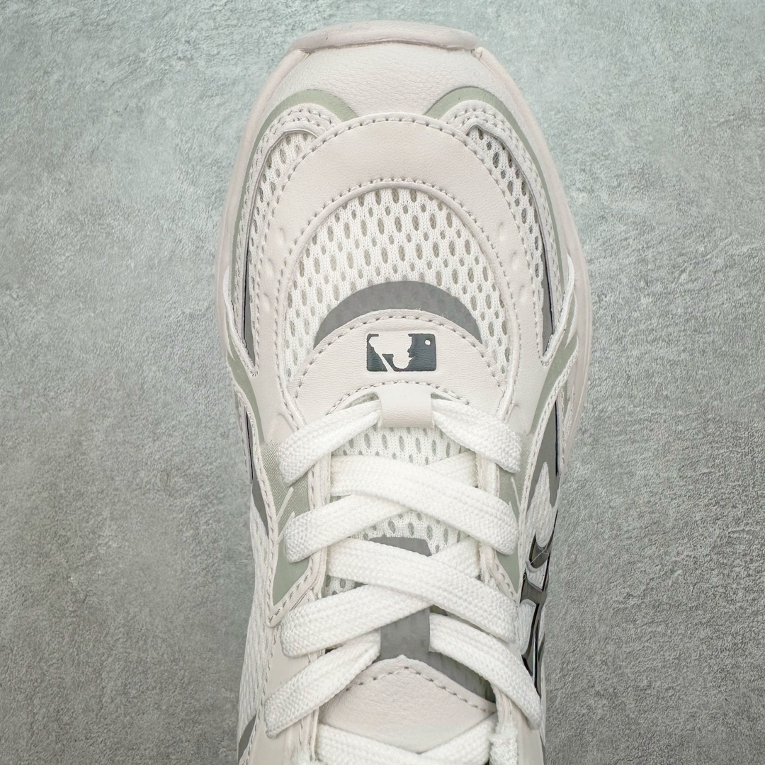 图片[4]-＃纯原 MLB Chunky Runner 2024S 复古印花老爹鞋系列低帮轻量增高厚底百搭休闲运动慢跑鞋 Korea韩国联名NY美国榄球纽约洋基队限定 目前可过轻松秒过各类鉴定 能操作的私聊 韩国代购专供 左脚内置NFC感应 区别市面贴纸假芯片 MLB专用菱形双针中底布 重点细节中底布带注胶孔 原厂NFC感应吊牌 支持鉴定 一个两位数 原盒原标 全套原楦原纸板原厂数据开发 中韩文保养标贴 绿色防霉片 平台代购专供 独家一比一RB+MD组合大底 高频后跟小人Logo精准对位立体饱满 正确网布加超迁鞋面 转印中底走线紧密 转印Logo工艺表层防刮不掉色 尺码：35 36 36.5 37.5 38 38.5 39 40 40.5 41 42 42.5 43 44 44.5 45-选品中心