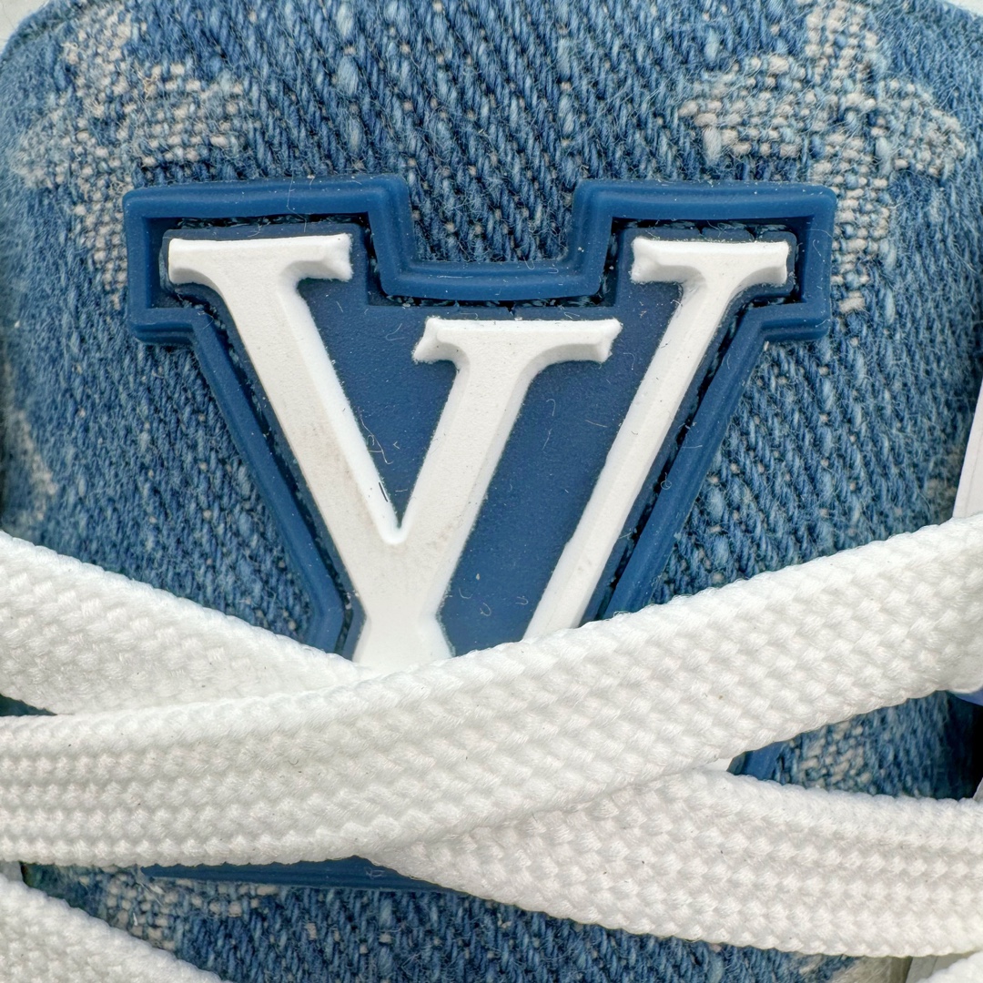 图片[13]-＃FS顶级特价 Louis Vuitton Trainer lv时装走秀运动鞋 实力大厂出品 平台专供 成熟的做工稳定的品控 完美鞋型超高的清洁度 零毛边线头瑕疵 全套原楦原纸版原鞋开模 全网最具灵魂的版型 正确原装黄色鞋盒 正确中底印花 鞋面印花3D高频深度立体 全鞋电脑针车 紧密相连 针距密度一致 环保乳胶注塑鞋垫 厚度脚感还原原版 皮面裁剪部位 统一油边封口工艺 原装橡胶大底含胶量大底组合零偏差 专柜全套包装 防尘袋 说明书 质保卡 男女鞋 尺码：35 36 37 38 39 40 41 42 43 44 45-选品中心