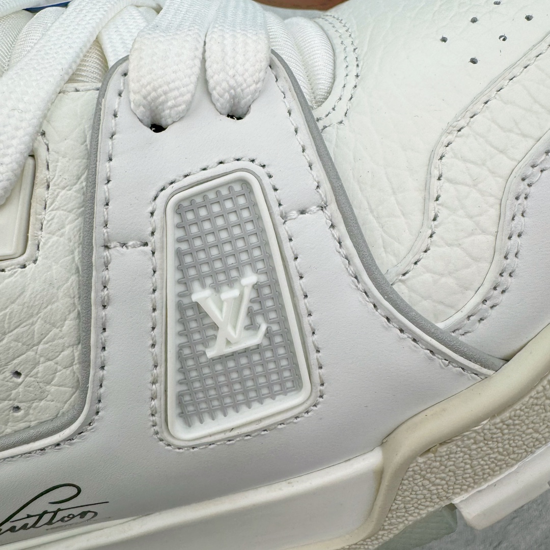 图片[18]-＃FS顶级特价 Louis Vuitton Trainer lv时装走秀运动鞋 实力大厂出品 平台专供 成熟的做工稳定的品控 完美鞋型超高的清洁度 零毛边线头瑕疵 全套原楦原纸版原鞋开模 全网最具灵魂的版型 正确原装黄色鞋盒 正确中底印花 鞋面印花3D高频深度立体 全鞋电脑针车 紧密相连 针距密度一致 环保乳胶注塑鞋垫 厚度脚感还原原版 皮面裁剪部位 统一油边封口工艺 原装橡胶大底含胶量大底组合零偏差 专柜全套包装 防尘袋 说明书 质保卡 男女鞋 尺码：35 36 37 38 39 40 41 42 43 44 45-选品中心