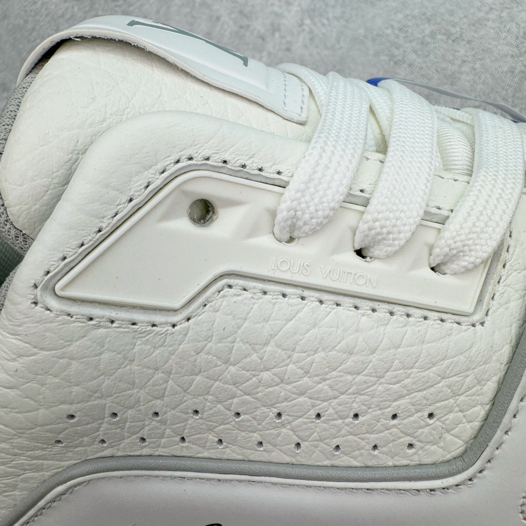 图片[16]-＃FS顶级特价 Louis Vuitton Trainer lv时装走秀运动鞋 实力大厂出品 平台专供 成熟的做工稳定的品控 完美鞋型超高的清洁度 零毛边线头瑕疵 全套原楦原纸版原鞋开模 全网最具灵魂的版型 正确原装黄色鞋盒 正确中底印花 鞋面印花3D高频深度立体 全鞋电脑针车 紧密相连 针距密度一致 环保乳胶注塑鞋垫 厚度脚感还原原版 皮面裁剪部位 统一油边封口工艺 原装橡胶大底含胶量大底组合零偏差 专柜全套包装 防尘袋 说明书 质保卡 男女鞋 尺码：35 36 37 38 39 40 41 42 43 44 45-选品中心