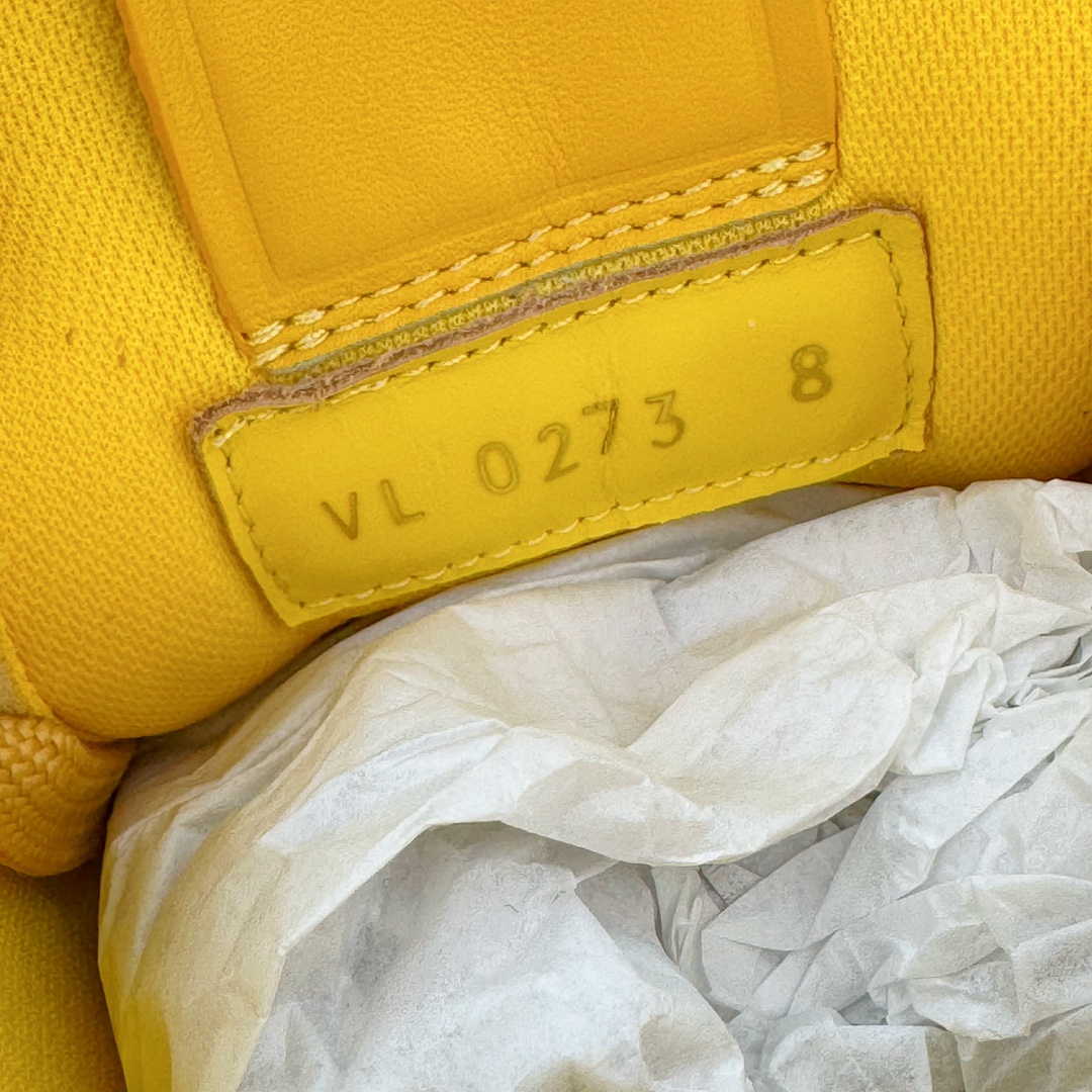 图片[11]-＃GX Louis Vuitton Trainer lv时装走秀运动鞋 实力大厂出品 平台专供 全网最全配色更新最快 最成熟的做工稳定的品控 完美鞋型超高的清洁度 零毛边线头瑕疵 全套原楦原纸版原鞋开模 全网最具灵魂的版型 正确原装黄色鞋盒 正确中底印花 鞋面印花3D高频深度立体 全鞋电脑针车 紧密相连 针距密度一致 环保乳胶注塑鞋垫 厚度脚感还原原版 皮面裁剪部位 统一油边封口工艺 原装橡胶大底含胶量大底组合零偏差 专柜全套包装 防尘袋 说明书 质保卡 男女鞋 尺码：35 36 37 38 39 40 41 42 43 44 45-选品中心