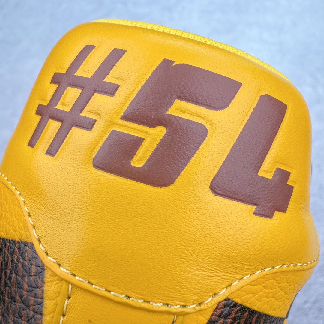 图片[14]-＃GX Louis Vuitton Trainer lv时装走秀运动鞋 实力大厂出品 平台专供 全网最全配色更新最快 最成熟的做工稳定的品控 完美鞋型超高的清洁度 零毛边线头瑕疵 全套原楦原纸版原鞋开模 全网最具灵魂的版型 正确原装黄色鞋盒 正确中底印花 鞋面印花3D高频深度立体 全鞋电脑针车 紧密相连 针距密度一致 环保乳胶注塑鞋垫 厚度脚感还原原版 皮面裁剪部位 统一油边封口工艺 原装橡胶大底含胶量大底组合零偏差 专柜全套包装 防尘袋 说明书 质保卡 男女鞋 尺码：35 36 37 38 39 40 41 42 43 44 45-选品中心