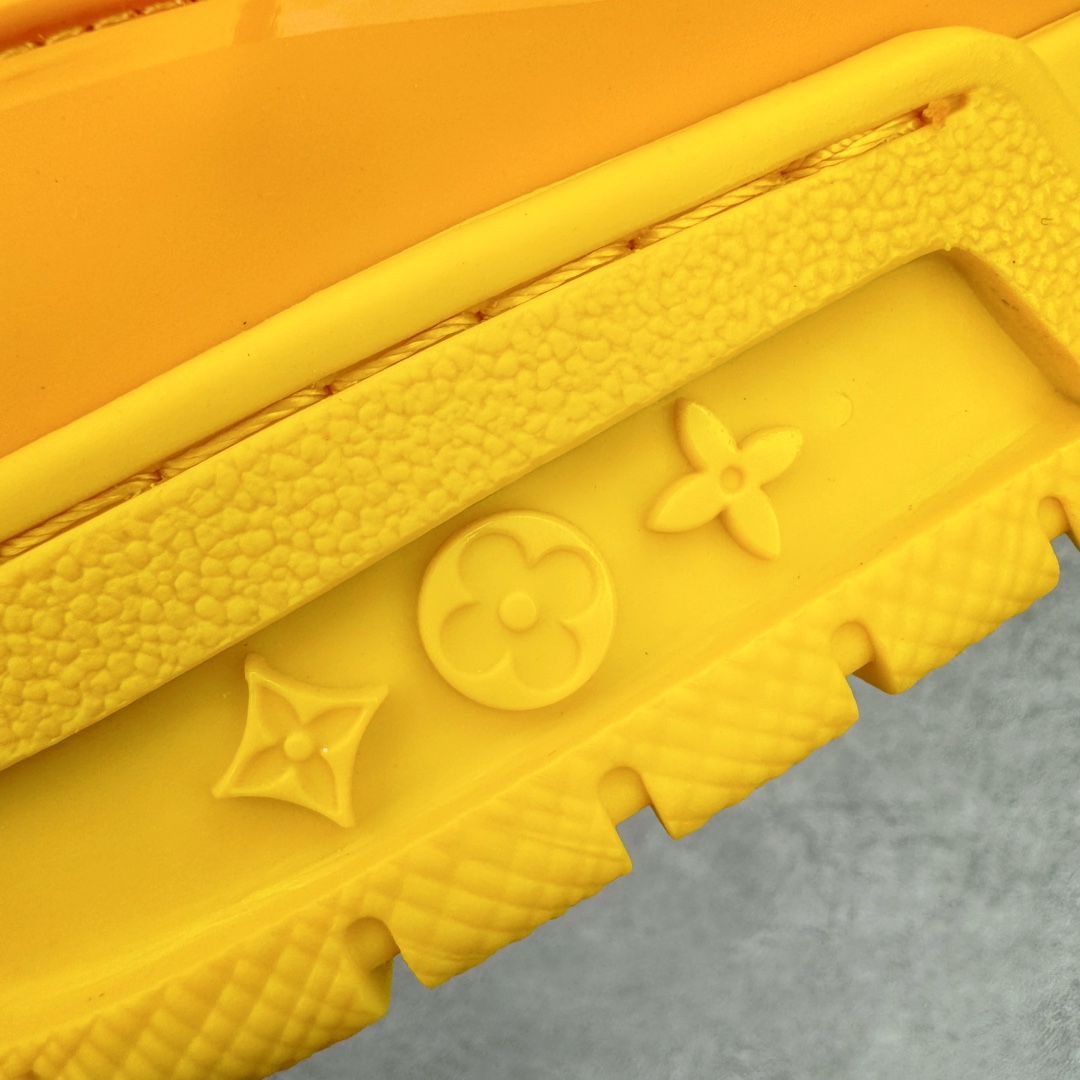 图片[18]-＃GX Louis Vuitton Trainer lv时装走秀运动鞋 实力大厂出品 平台专供 全网最全配色更新最快 最成熟的做工稳定的品控 完美鞋型超高的清洁度 零毛边线头瑕疵 全套原楦原纸版原鞋开模 全网最具灵魂的版型 正确原装黄色鞋盒 正确中底印花 鞋面印花3D高频深度立体 全鞋电脑针车 紧密相连 针距密度一致 环保乳胶注塑鞋垫 厚度脚感还原原版 皮面裁剪部位 统一油边封口工艺 原装橡胶大底含胶量大底组合零偏差 专柜全套包装 防尘袋 说明书 质保卡 男女鞋 尺码：35 36 37 38 39 40 41 42 43 44 45-选品中心