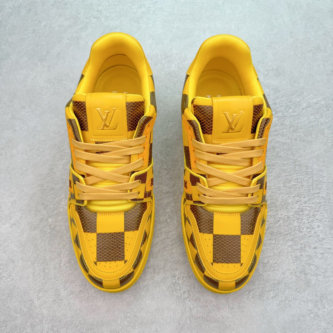 图片[2]-＃GX Louis Vuitton Trainer lv时装走秀运动鞋 实力大厂出品 平台专供 全网最全配色更新最快 最成熟的做工稳定的品控 完美鞋型超高的清洁度 零毛边线头瑕疵 全套原楦原纸版原鞋开模 全网最具灵魂的版型 正确原装黄色鞋盒 正确中底印花 鞋面印花3D高频深度立体 全鞋电脑针车 紧密相连 针距密度一致 环保乳胶注塑鞋垫 厚度脚感还原原版 皮面裁剪部位 统一油边封口工艺 原装橡胶大底含胶量大底组合零偏差 专柜全套包装 防尘袋 说明书 质保卡 男女鞋 尺码：35 36 37 38 39 40 41 42 43 44 45-选品中心