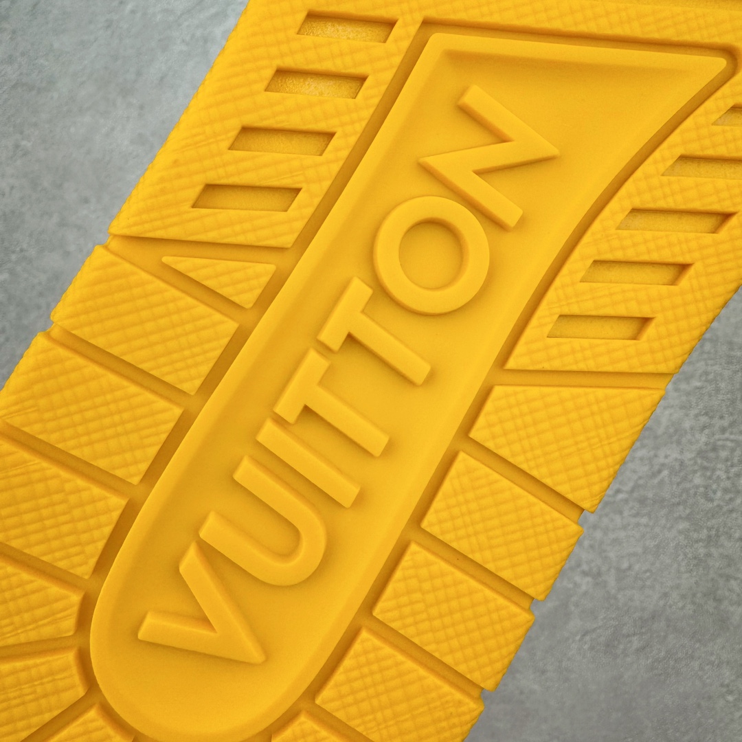 图片[19]-＃GX Louis Vuitton Trainer lv时装走秀运动鞋 实力大厂出品 平台专供 全网最全配色更新最快 最成熟的做工稳定的品控 完美鞋型超高的清洁度 零毛边线头瑕疵 全套原楦原纸版原鞋开模 全网最具灵魂的版型 正确原装黄色鞋盒 正确中底印花 鞋面印花3D高频深度立体 全鞋电脑针车 紧密相连 针距密度一致 环保乳胶注塑鞋垫 厚度脚感还原原版 皮面裁剪部位 统一油边封口工艺 原装橡胶大底含胶量大底组合零偏差 专柜全套包装 防尘袋 说明书 质保卡 男女鞋 尺码：35 36 37 38 39 40 41 42 43 44 45-选品中心