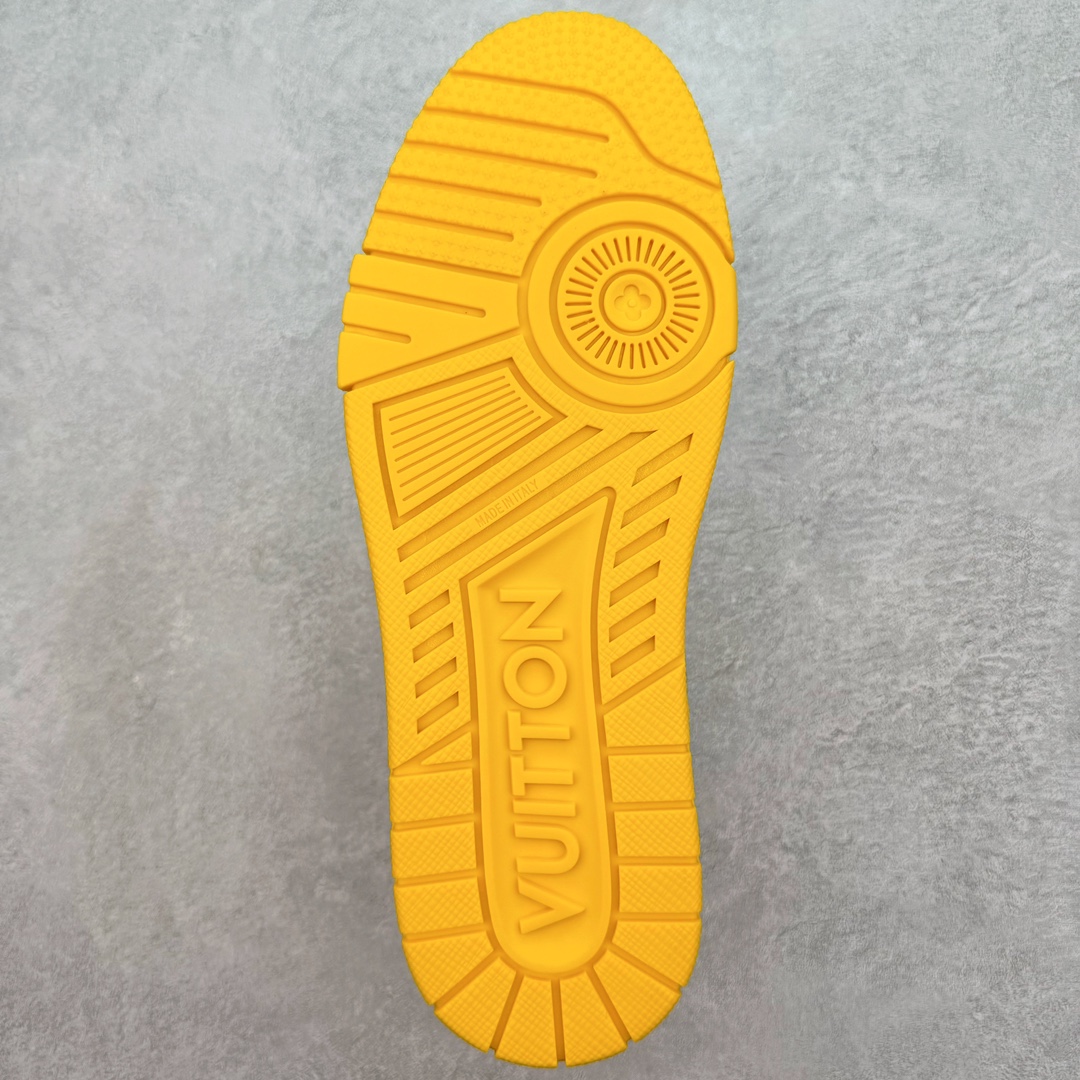 图片[9]-＃GX Louis Vuitton Trainer lv时装走秀运动鞋 实力大厂出品 平台专供 全网最全配色更新最快 最成熟的做工稳定的品控 完美鞋型超高的清洁度 零毛边线头瑕疵 全套原楦原纸版原鞋开模 全网最具灵魂的版型 正确原装黄色鞋盒 正确中底印花 鞋面印花3D高频深度立体 全鞋电脑针车 紧密相连 针距密度一致 环保乳胶注塑鞋垫 厚度脚感还原原版 皮面裁剪部位 统一油边封口工艺 原装橡胶大底含胶量大底组合零偏差 专柜全套包装 防尘袋 说明书 质保卡 男女鞋 尺码：35 36 37 38 39 40 41 42 43 44 45-选品中心