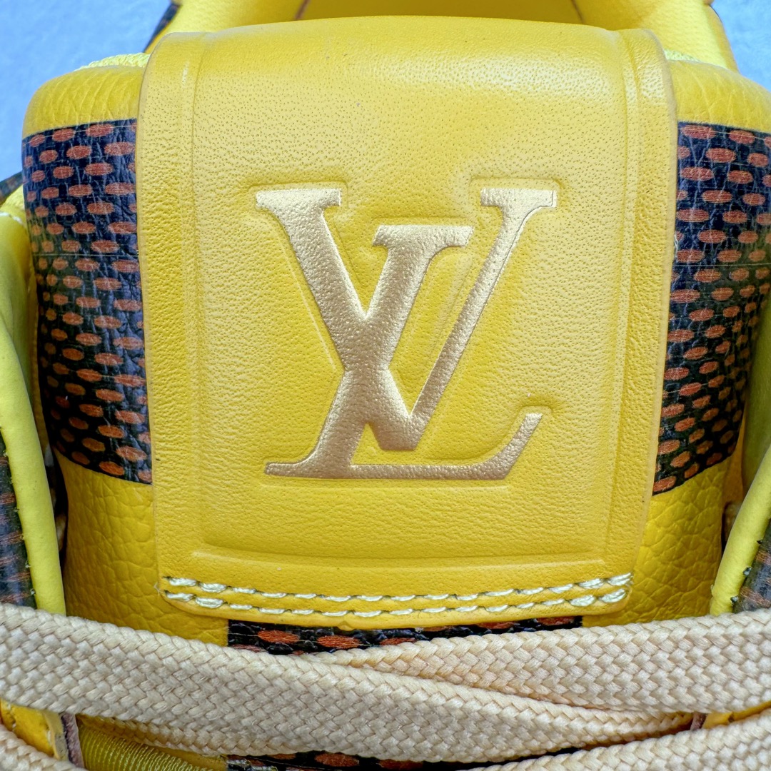 图片[12]-＃GX Louis Vuitton Trainer lv时装走秀运动鞋 实力大厂出品 平台专供 全网最全配色更新最快 最成熟的做工稳定的品控 完美鞋型超高的清洁度 零毛边线头瑕疵 全套原楦原纸版原鞋开模 全网最具灵魂的版型 正确原装黄色鞋盒 正确中底印花 鞋面印花3D高频深度立体 全鞋电脑针车 紧密相连 针距密度一致 环保乳胶注塑鞋垫 厚度脚感还原原版 皮面裁剪部位 统一油边封口工艺 原装橡胶大底含胶量大底组合零偏差 专柜全套包装 防尘袋 说明书 质保卡 男女鞋 尺码：35 36 37 38 39 40 41 42 43 44 45-选品中心
