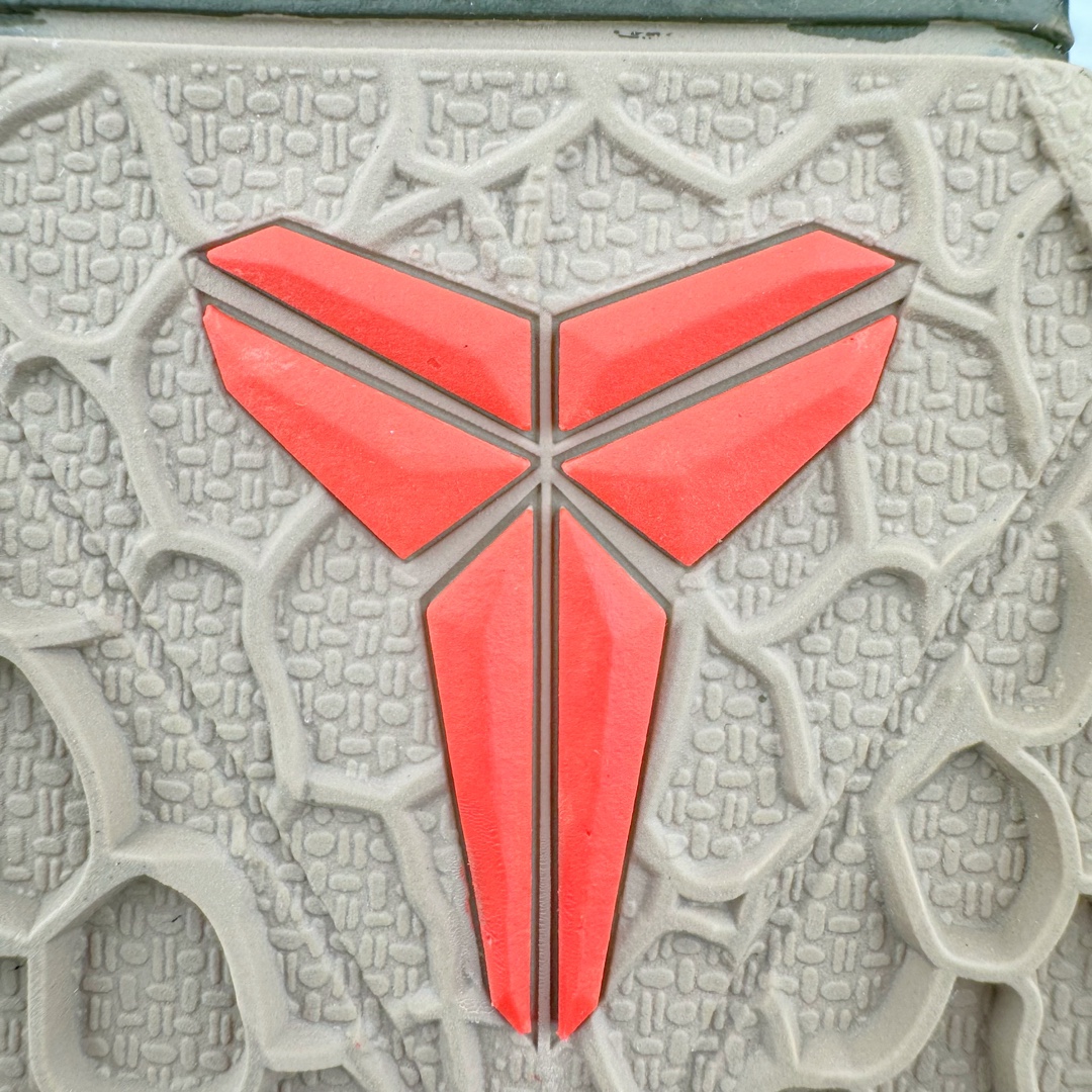 图片[20]-＃XS NK Zoom Kobe 6 科比六代签名实战篮球鞋 黑白天使GiGi CW2190-002 全套原纸板楦头开发 确保原汁原味 完美呈现版型 一比一鞋头弧度高度鞋身弧度 细节品控鞋型完美 原厂TPU网格鞋带扣 正确内里网布 前后气垫加持 信仰绝不减配 全鞋身材料卡色独家定制 SWOOSH 蛇鳞 正确珠光效果（内嵌珍珠粉）独家前掌Zoom Turbo 后掌马蹄Zoom缓震 内置全真动态飞线 独家复刻U型缓震垫带独立钢印 十年情怀 这里完美落地 尺码：39 40 40.5 41 42 42.5 43 44 44.5 45 46 47.5 48.5-选品中心