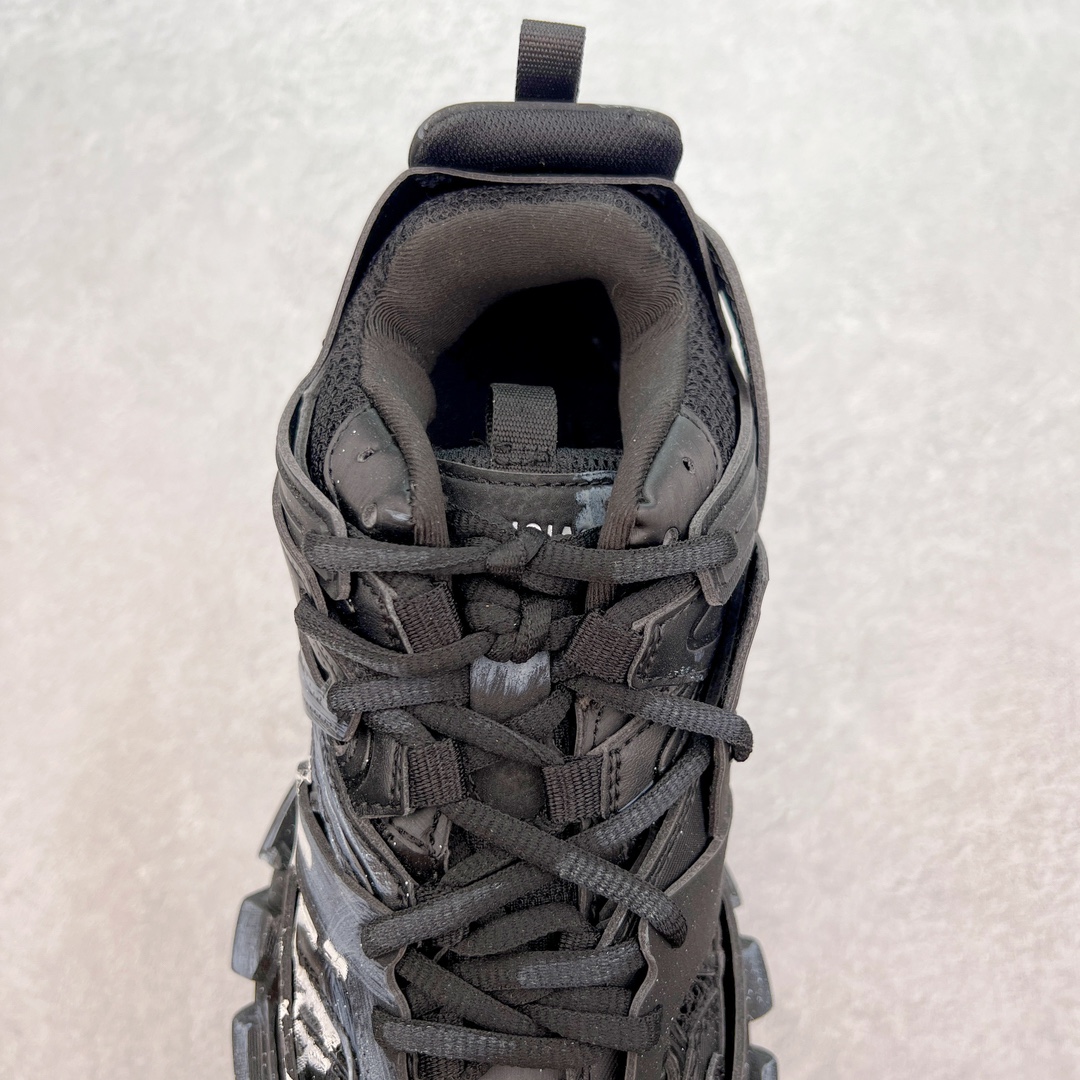 图片[5]-＃纯原 BALENCIAGA Track Trainers 巴黎世家 3.0代复古野跑姥爹潮流百搭慢跑鞋 成份：47%涤纶 40%聚氨酯纤维 13%Nylon 采用尼龙和网眼布制成 100%不含皮革 尺码饰于足尖 鞋后跟压印Track字样 外底正面压印BB标识 外侧印有Balenciaga印花 鞋舌压印Balenciaga标识 双鞋带以常规方式打结 后帮及鞋舌配有拉环鞋提 动态鞋底设计 为双脚带来后续的助力 50毫米鞋弓 水洗做旧风格 中国制造 此商品提供Balenciaga防尘袋和包装盒 尺码：35/46-选品中心