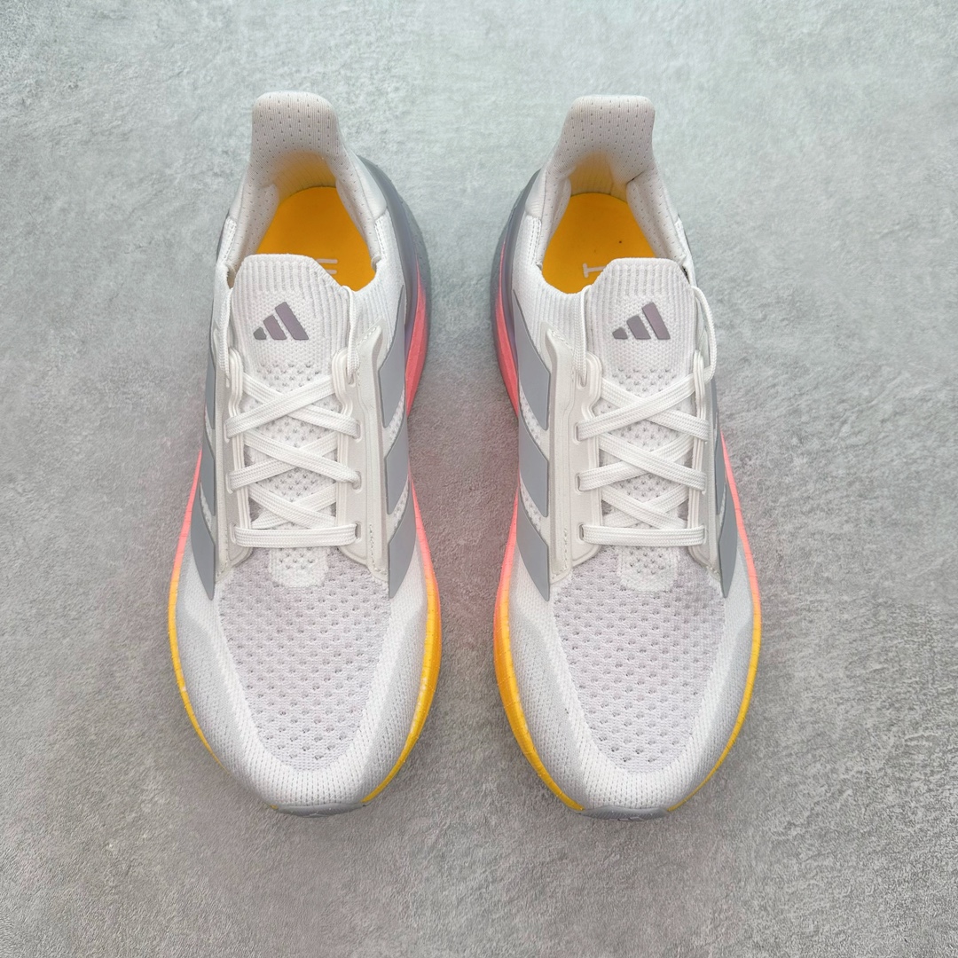 图片[2]-＃纯原 AD Ultra Boost 5X 2025高性能版5X系列UB低帮袜套式针织透气缓震休闲运动慢跑鞋 全新Ultraboost 5X官宣，颠覆以往，迎来该系列自2015年首次亮相最大一次革新！从鞋面到中底配置都有新的突破，跟着小编一同探究“阿迪UB有史以来最大升级”！Ultraboost 5X革新中底配置，采用LightBoost V2泡沫，与Ultraboost Light相比，前掌能量反馈增加2%。与此同时“加厚不增重”，中底相较于上一代更轻，让跑者每一次迈步都能得到更柔软、更澎湃的能量反馈。搭配X形“Torsion System”扭转系统，助力跑者从落地到脚趾离地过程的平稳过渡。Ultraboost 5X升级中足锁定性能，革新Mono Primeknit自适应鞋面配置，搭配轻质无笼鞋面结构，更加贴合跑者脚部。大底由Continental™橡胶制成，更耐磨，抓地力更出色。Adidas全新推出ULTRABOOST 5X，专注日常跑步，适用于任何级别的跑者，无距离门槛限制。兼具有氧跑、中短距离慢跑、节奏跑、间歇跑、日常通勤等各种场景，ULTRABOOST 5X都能给你带来优质的跑步体验。尺码：39⅓ 40 40⅔ 41⅓ 42 42⅔ 43⅓ 44 44⅔ 45 46 47⅔ 48-选品中心