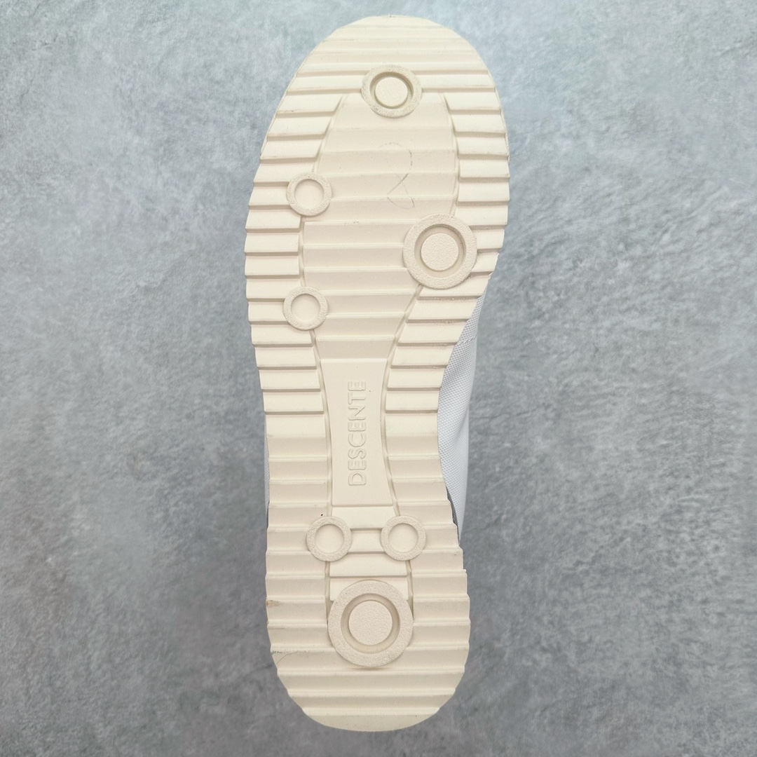 图片[9]-＃纯原 DESCENTE CHRON 迪桑特复古运动一脚蹬帆布鞋透气休闲鞋 轻松方便的一脚蹬设计 搭配轻质弹性鞋底 脚感舒适 简洁的帆布鞋面设计适用于多场景穿搭 尺码：36 36.5 37.5 38 38.5 39 40 40.5 41 42 42.5 43 44 44.5 45-选品中心