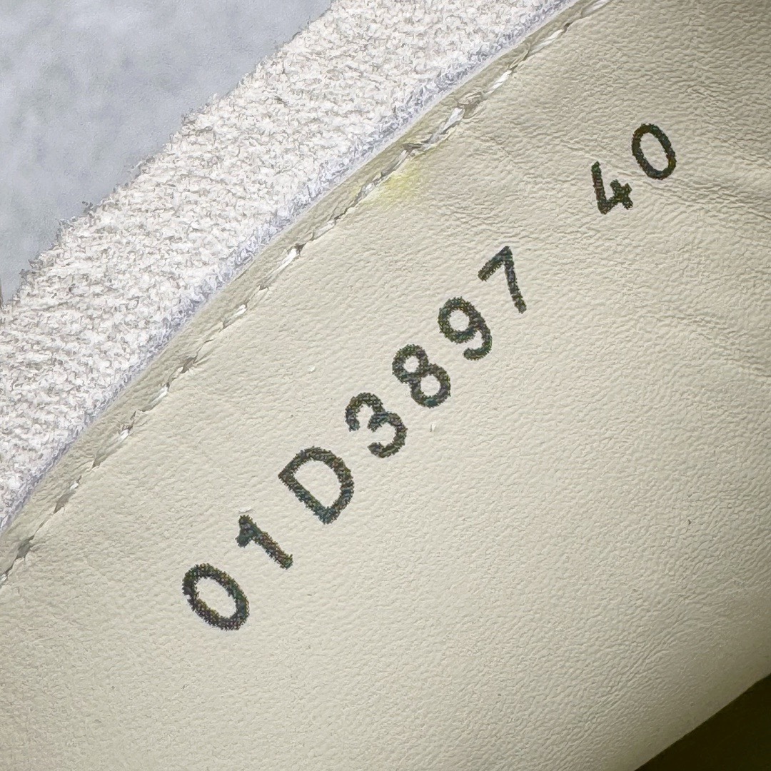 图片[19]-＃DG纯原 Rick Owens Edfu 瑞克·欧文斯低帮皮面时尚运动板鞋 奶白 二级市场已经7K以上 平台客户随意卖四位数 RO广东原厂出品 纯原天花板 原版一比一复刻 冲正绝不翻车 还原度达到百分之98以上 原楦开发纸版版型 ZP拆解原版1：1复模裁片纸版 力求做到0错位 这样才能达到和zp一致的鞋型味道 采用进口cnc数控机床开发对版独家tpu奶香大底 区别于市场所有版本 zp同源全头层粒面小牛皮 达到和zp一致手感 原厂进口细纹布 万邦订购原厂高弹粉红色海绵 内里搭配软质细腻羊皮 TPU高密度大底 软硬度透光度高已经测试和原版一致 尺码：36 37 38 39 40 41 42 43 44 45 46-选品中心