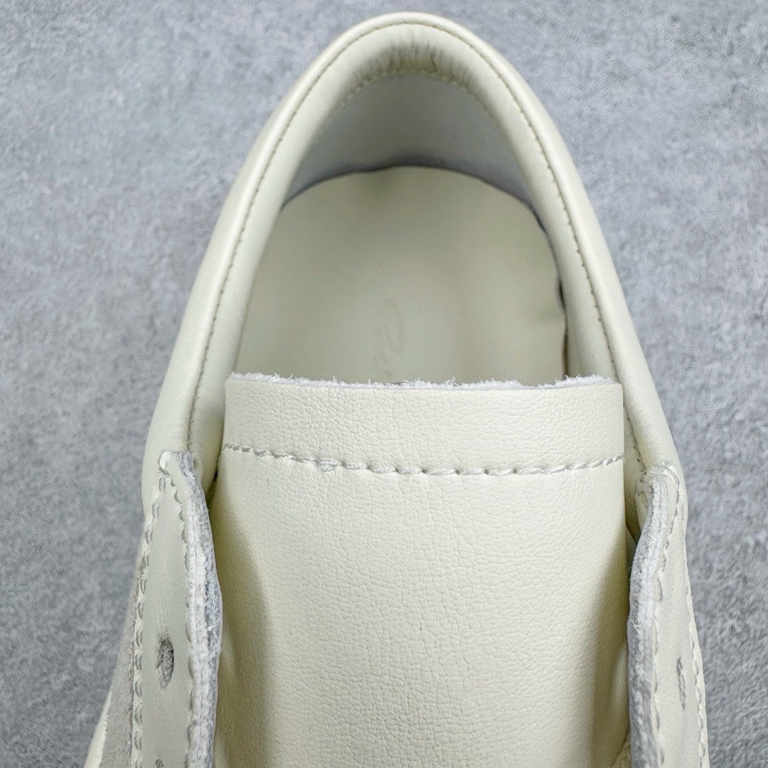 图片[15]-＃DG纯原 Rick Owens Edfu 瑞克·欧文斯低帮皮面时尚运动板鞋 奶白 二级市场已经7K以上 平台客户随意卖四位数 RO广东原厂出品 纯原天花板 原版一比一复刻 冲正绝不翻车 还原度达到百分之98以上 原楦开发纸版版型 ZP拆解原版1：1复模裁片纸版 力求做到0错位 这样才能达到和zp一致的鞋型味道 采用进口cnc数控机床开发对版独家tpu奶香大底 区别于市场所有版本 zp同源全头层粒面小牛皮 达到和zp一致手感 原厂进口细纹布 万邦订购原厂高弹粉红色海绵 内里搭配软质细腻羊皮 TPU高密度大底 软硬度透光度高已经测试和原版一致 尺码：36 37 38 39 40 41 42 43 44 45 46-选品中心