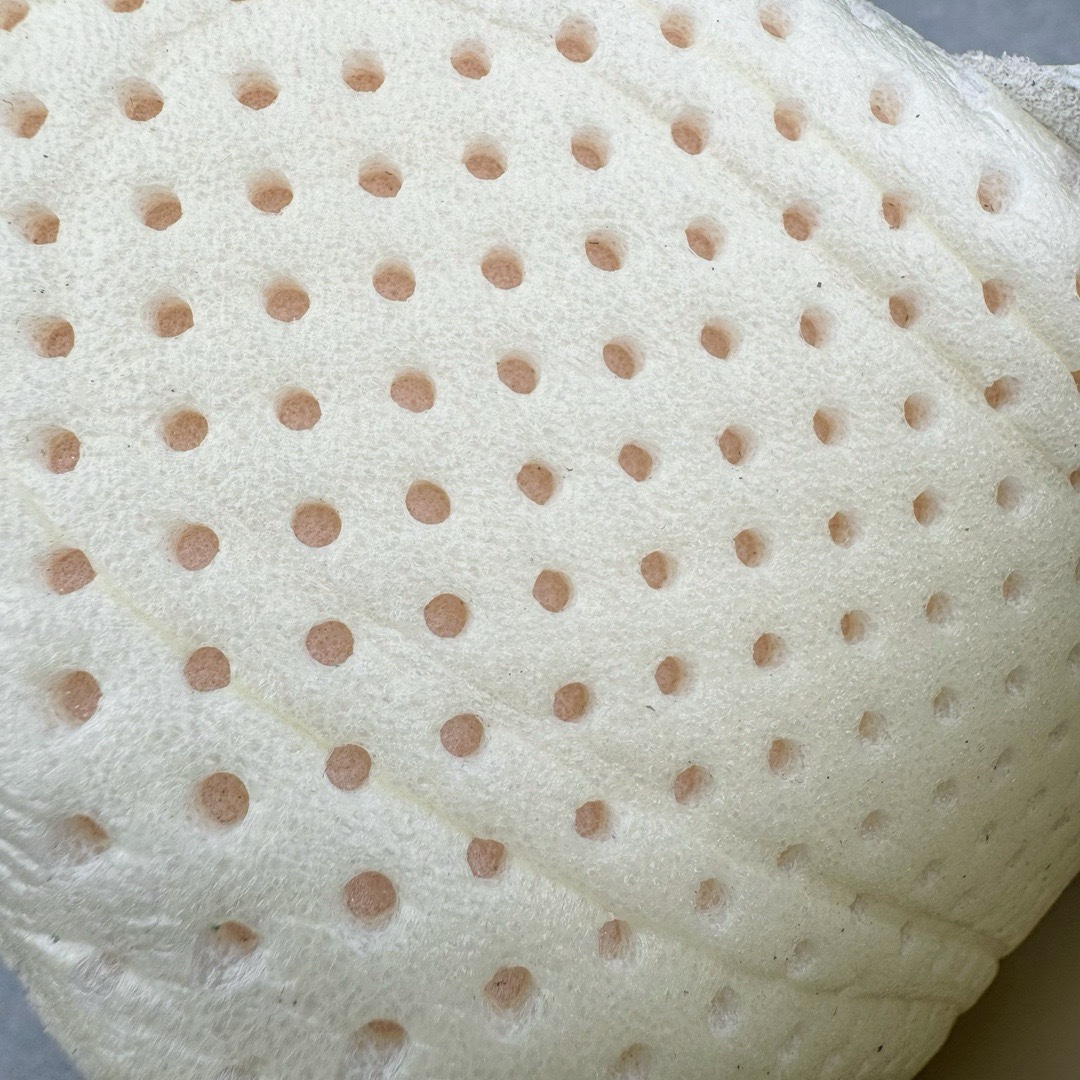 图片[18]-＃DG纯原 Rick Owens Edfu 瑞克·欧文斯低帮皮面时尚运动板鞋 奶白 二级市场已经7K以上 平台客户随意卖四位数 RO广东原厂出品 纯原天花板 原版一比一复刻 冲正绝不翻车 还原度达到百分之98以上 原楦开发纸版版型 ZP拆解原版1：1复模裁片纸版 力求做到0错位 这样才能达到和zp一致的鞋型味道 采用进口cnc数控机床开发对版独家tpu奶香大底 区别于市场所有版本 zp同源全头层粒面小牛皮 达到和zp一致手感 原厂进口细纹布 万邦订购原厂高弹粉红色海绵 内里搭配软质细腻羊皮 TPU高密度大底 软硬度透光度高已经测试和原版一致 尺码：36 37 38 39 40 41 42 43 44 45 46-选品中心