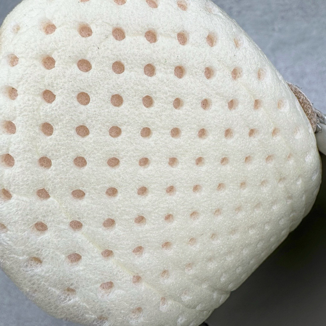 图片[21]-＃DG纯原 Rick Owens Edfu 瑞克·欧文斯低帮皮面时尚运动板鞋 灰白 二级市场已经7K以上 平台客户随意卖四位数 RO广东原厂出品 纯原天花板 原版一比一复刻 冲正绝不翻车 还原度达到百分之98以上 原楦开发纸版版型 ZP拆解原版1：1复模裁片纸版 力求做到0错位 这样才能达到和zp一致的鞋型味道 采用进口cnc数控机床开发对版独家tpu奶香大底 区别于市场所有版本 zp同源全头层粒面小牛皮 达到和zp一致手感 原厂进口细纹布 万邦订购原厂高弹粉红色海绵 内里搭配软质细腻羊皮 TPU高密度大底 软硬度透光度高已经测试和原版一致 尺码：36 37 38 39 40 41 42 43 44 45 46-选品中心