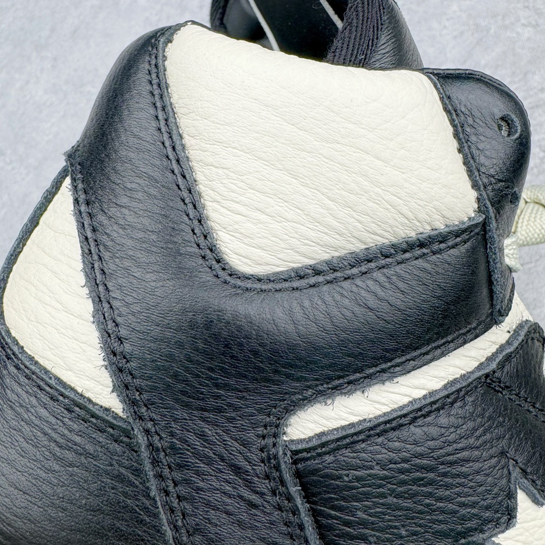 图片[12]-＃DG纯原 Rick Owens DRKSHDW x Converse TURBODRK Weapon RO瑞克欧文斯匡威联名摩登厚底运动板鞋 黑白 以 80 年代的经典篮球鞋 Weapon 为灵感 带来新诠释 超厚鞋底 高帮鞋身以及夸张的鞋舌设计都充满 Rick Owens 式的美学 原厂楦头纸板裁片完全1：1对位复模 这样最后合模拼接的时候鞋型才能以最完美的形态展现 区别于市面上所有看图做货版本 导致整个鞋型完全不对味 臃肿肥胖 根本没有展现出原版的味道 原版的灵魂就在五角星的位置 不同码数上的比例是有区别的 原版整体是修长的 皮料根据原厂色号经过了历时 3个月无数次修改 终于调整到和原版最为接近的同色摔纹荔枝皮 因为毕竟官方多次补货 官方的皮料颜色或多或少都会有稍微的色差 属于正常现象 我们买回来的几双正品样板也会有区别 鞋底模具重新开模 独立私模三色tpu橡胶组合大底 1个码数一套模具 这样做的好处的码数比较合脚 区别市场上共码普通版本 单色同色橡胶大底 尺码：35 36 37 38 38.5 39 40 40.5 41 42 42.5 43 44 44.5 45 46-选品中心
