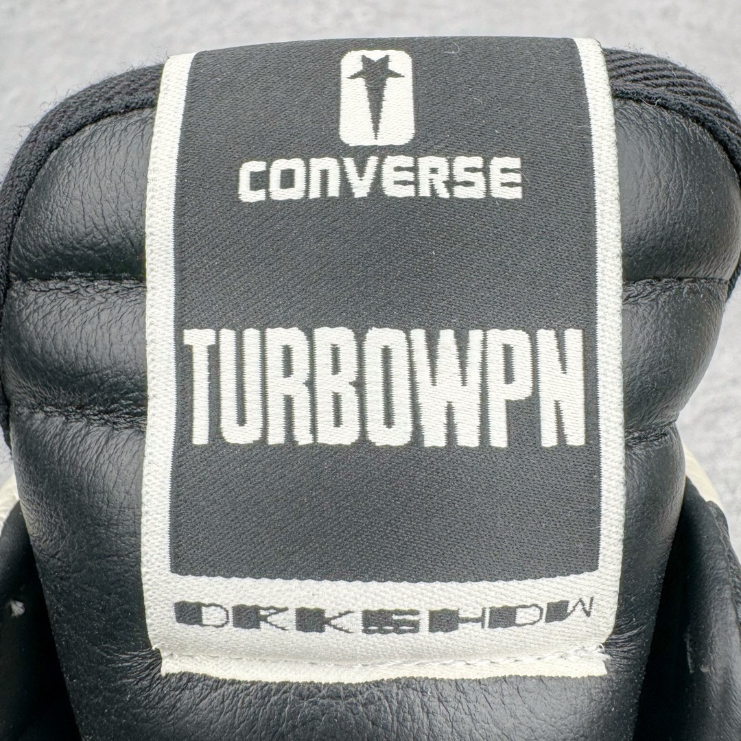 图片[14]-＃DG纯原 Rick Owens DRKSHDW x Converse TURBODRK Weapon RO瑞克欧文斯匡威联名摩登厚底运动板鞋 黑白 以 80 年代的经典篮球鞋 Weapon 为灵感 带来新诠释 超厚鞋底 高帮鞋身以及夸张的鞋舌设计都充满 Rick Owens 式的美学 原厂楦头纸板裁片完全1：1对位复模 这样最后合模拼接的时候鞋型才能以最完美的形态展现 区别于市面上所有看图做货版本 导致整个鞋型完全不对味 臃肿肥胖 根本没有展现出原版的味道 原版的灵魂就在五角星的位置 不同码数上的比例是有区别的 原版整体是修长的 皮料根据原厂色号经过了历时 3个月无数次修改 终于调整到和原版最为接近的同色摔纹荔枝皮 因为毕竟官方多次补货 官方的皮料颜色或多或少都会有稍微的色差 属于正常现象 我们买回来的几双正品样板也会有区别 鞋底模具重新开模 独立私模三色tpu橡胶组合大底 1个码数一套模具 这样做的好处的码数比较合脚 区别市场上共码普通版本 单色同色橡胶大底 尺码：35 36 37 38 38.5 39 40 40.5 41 42 42.5 43 44 44.5 45 46-选品中心