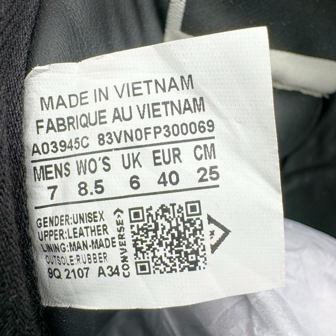 图片[15]-＃DG纯原 Rick Owens DRKSHDW x Converse TURBODRK Weapon RO瑞克欧文斯匡威联名摩登厚底运动板鞋 黑白 以 80 年代的经典篮球鞋 Weapon 为灵感 带来新诠释 超厚鞋底 高帮鞋身以及夸张的鞋舌设计都充满 Rick Owens 式的美学 原厂楦头纸板裁片完全1：1对位复模 这样最后合模拼接的时候鞋型才能以最完美的形态展现 区别于市面上所有看图做货版本 导致整个鞋型完全不对味 臃肿肥胖 根本没有展现出原版的味道 原版的灵魂就在五角星的位置 不同码数上的比例是有区别的 原版整体是修长的 皮料根据原厂色号经过了历时 3个月无数次修改 终于调整到和原版最为接近的同色摔纹荔枝皮 因为毕竟官方多次补货 官方的皮料颜色或多或少都会有稍微的色差 属于正常现象 我们买回来的几双正品样板也会有区别 鞋底模具重新开模 独立私模三色tpu橡胶组合大底 1个码数一套模具 这样做的好处的码数比较合脚 区别市场上共码普通版本 单色同色橡胶大底 尺码：35 36 37 38 38.5 39 40 40.5 41 42 42.5 43 44 44.5 45 46-选品中心