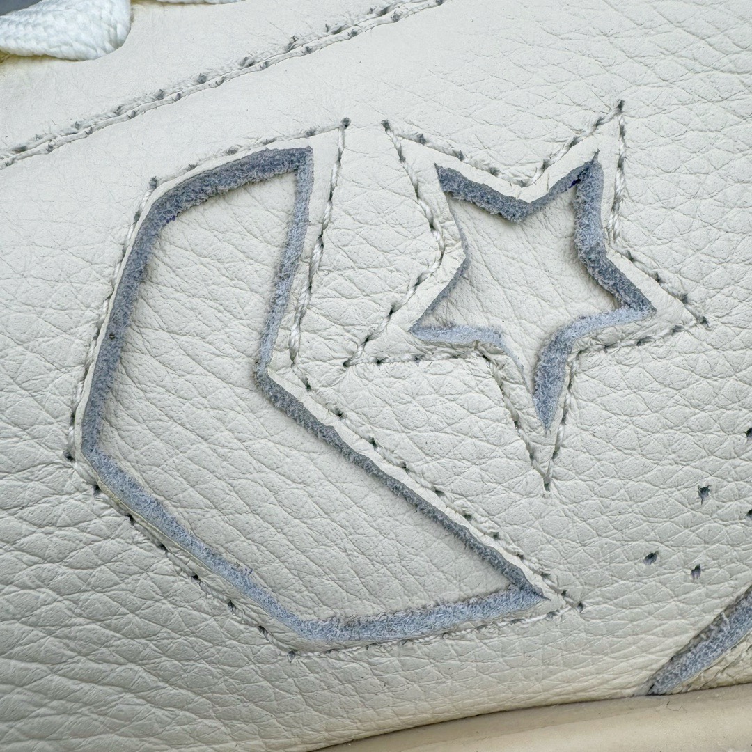 图片[11]-＃DG纯原 Rick Owens DRKSHDW x Converse TURBODRK Weapon RO瑞克欧文斯匡威联名摩登厚底运动板鞋 象牙白 以 80 年代的经典篮球鞋 Weapon 为灵感 带来新诠释 超厚鞋底 高帮鞋身以及夸张的鞋舌设计都充满 Rick Owens 式的美学 原厂楦头纸板裁片完全1：1对位复模 这样最后合模拼接的时候鞋型才能以最完美的形态展现 区别于市面上所有看图做货版本 导致整个鞋型完全不对味 臃肿肥胖 根本没有展现出原版的味道 原版的灵魂就在五角星的位置 不同码数上的比例是有区别的 原版整体是修长的 皮料根据原厂色号经过了历时 3个月无数次修改 终于调整到和原版最为接近的同色摔纹荔枝皮 因为毕竟官方多次补货 官方的皮料颜色或多或少都会有稍微的色差 属于正常现象 我们买回来的几双正品样板也会有区别 鞋底模具重新开模 独立私模三色tpu橡胶组合大底 1个码数一套模具 这样做的好处的码数比较合脚 区别市场上共码普通版本 单色同色橡胶大底 尺码：35 36 37 38 38.5 39 40 40.5 41 42 42.5 43 44 44.5 45 46-选品中心