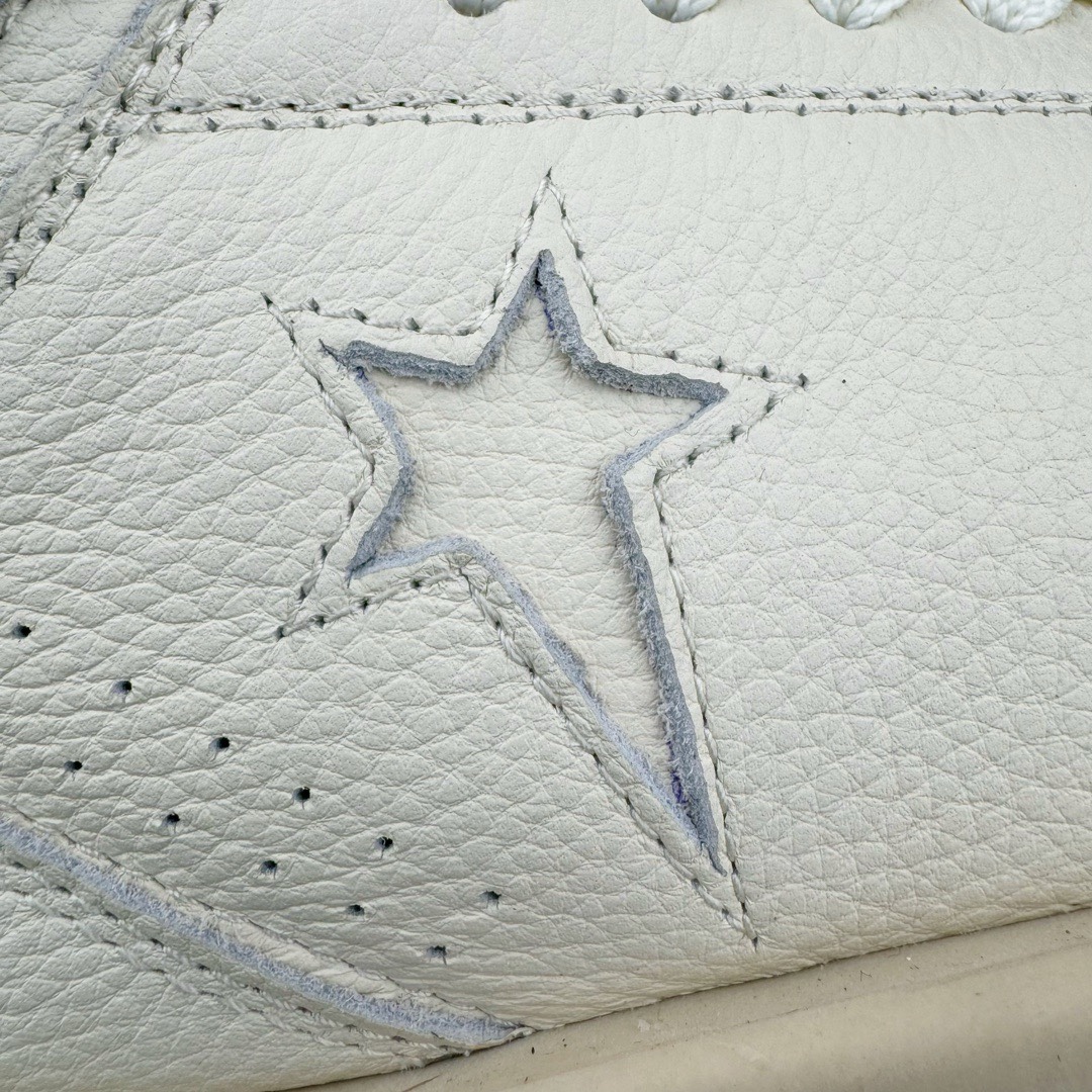 图片[12]-＃DG纯原 Rick Owens DRKSHDW x Converse TURBODRK Weapon RO瑞克欧文斯匡威联名摩登厚底运动板鞋 象牙白 以 80 年代的经典篮球鞋 Weapon 为灵感 带来新诠释 超厚鞋底 高帮鞋身以及夸张的鞋舌设计都充满 Rick Owens 式的美学 原厂楦头纸板裁片完全1：1对位复模 这样最后合模拼接的时候鞋型才能以最完美的形态展现 区别于市面上所有看图做货版本 导致整个鞋型完全不对味 臃肿肥胖 根本没有展现出原版的味道 原版的灵魂就在五角星的位置 不同码数上的比例是有区别的 原版整体是修长的 皮料根据原厂色号经过了历时 3个月无数次修改 终于调整到和原版最为接近的同色摔纹荔枝皮 因为毕竟官方多次补货 官方的皮料颜色或多或少都会有稍微的色差 属于正常现象 我们买回来的几双正品样板也会有区别 鞋底模具重新开模 独立私模三色tpu橡胶组合大底 1个码数一套模具 这样做的好处的码数比较合脚 区别市场上共码普通版本 单色同色橡胶大底 尺码：35 36 37 38 38.5 39 40 40.5 41 42 42.5 43 44 44.5 45 46-选品中心