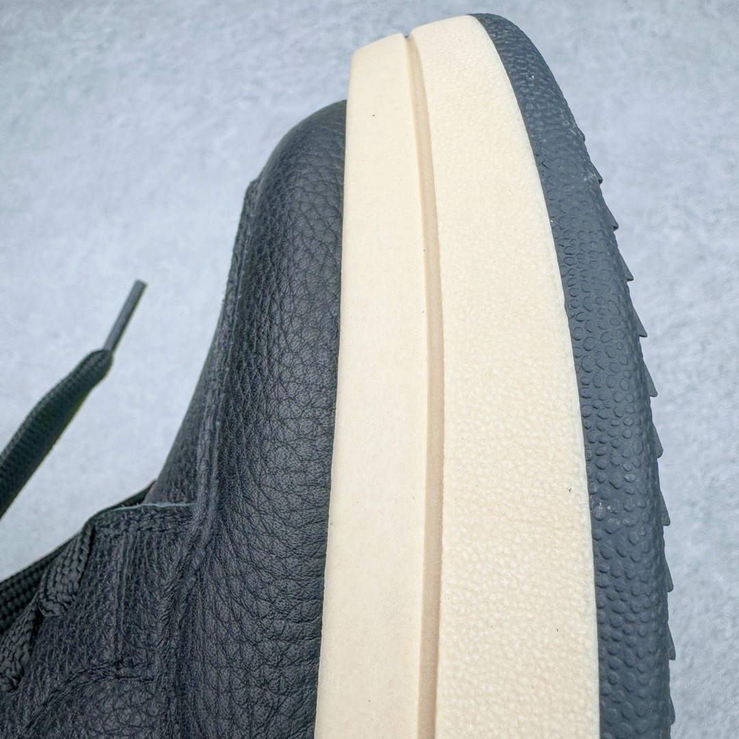 图片[12]-＃DG纯原 Rick Owens DRKSHDW x Converse TURBODRK Weapon RO瑞克欧文斯匡威联名摩登厚底运动板鞋 黑色 以 80 年代的经典篮球鞋 Weapon 为灵感 带来新诠释 超厚鞋底 高帮鞋身以及夸张的鞋舌设计都充满 Rick Owens 式的美学 原厂楦头纸板裁片完全1：1对位复模 这样最后合模拼接的时候鞋型才能以最完美的形态展现 区别于市面上所有看图做货版本 导致整个鞋型完全不对味 臃肿肥胖 根本没有展现出原版的味道 原版的灵魂就在五角星的位置 不同码数上的比例是有区别的 原版整体是修长的 皮料根据原厂色号经过了历时 3个月无数次修改 终于调整到和原版最为接近的同色摔纹荔枝皮 因为毕竟官方多次补货 官方的皮料颜色或多或少都会有稍微的色差 属于正常现象 我们买回来的几双正品样板也会有区别 鞋底模具重新开模 独立私模三色tpu橡胶组合大底 1个码数一套模具 这样做的好处的码数比较合脚 区别市场上共码普通版本 单色同色橡胶大底 尺码：35 36 37 38 38.5 39 40 40.5 41 42 42.5 43 44 44.5 45 46-选品中心