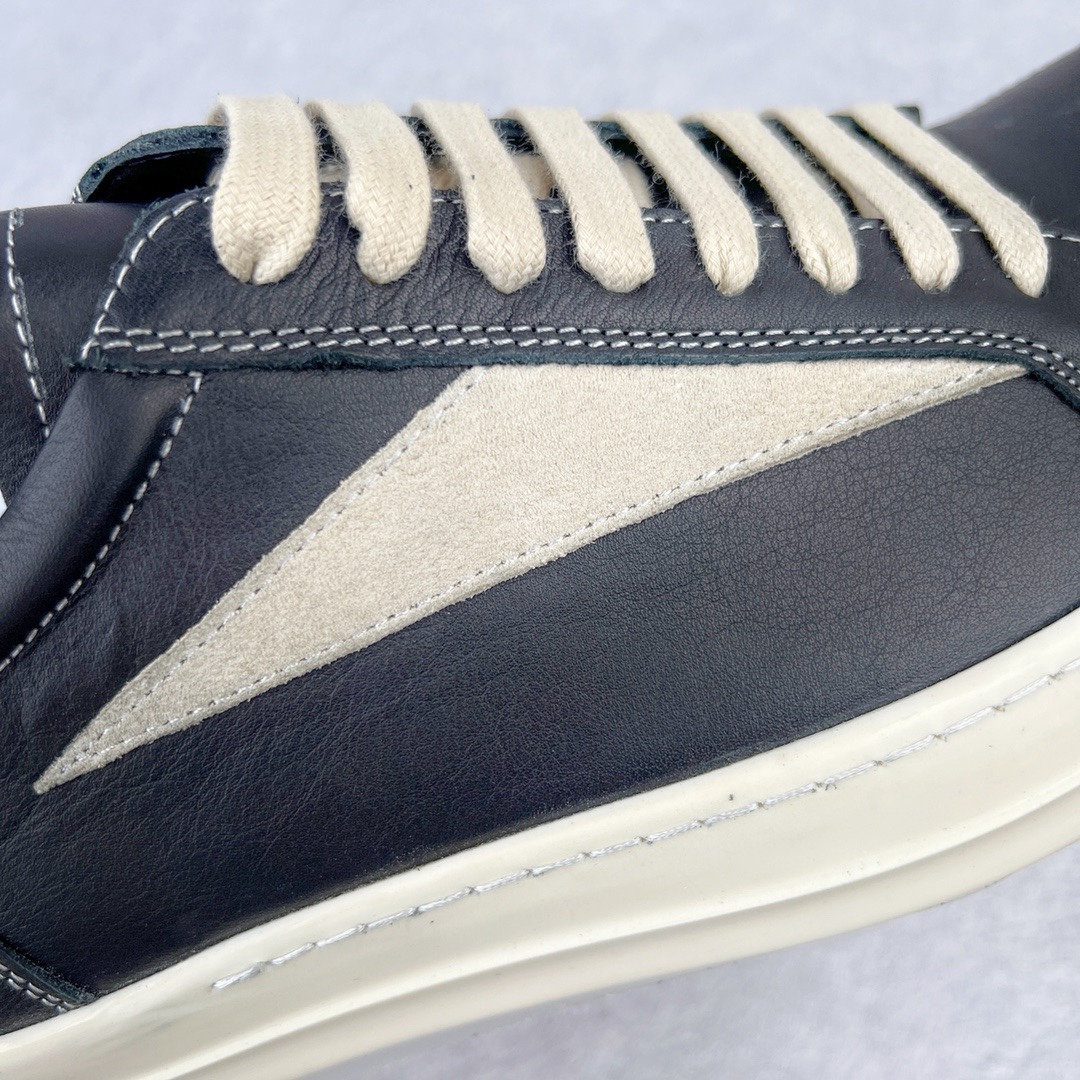 图片[10]-＃DG纯原 Rick Owens Edfu 瑞克·欧文斯低帮皮面时尚运动板鞋 黑白 二级市场已经7K以上 平台客户随意卖四位数 RO广东原厂出品 纯原天花板 原版一比一复刻 冲正绝不翻车 还原度达到百分之98以上 原楦开发纸版版型 ZP拆解原版1：1复模裁片纸版 力求做到0错位 这样才能达到和zp一致的鞋型味道 采用进口cnc数控机床开发对版独家tpu奶香大底 区别于市场所有版本 zp同源全头层粒面小牛皮 达到和zp一致手感 原厂进口细纹布 万邦订购原厂高弹粉红色海绵 内里搭配软质细腻羊皮 TPU高密度大底 软硬度透光度高已经测试和原版一致 尺码：36 37 38 39 40 41 42 43 44 45 46-选品中心