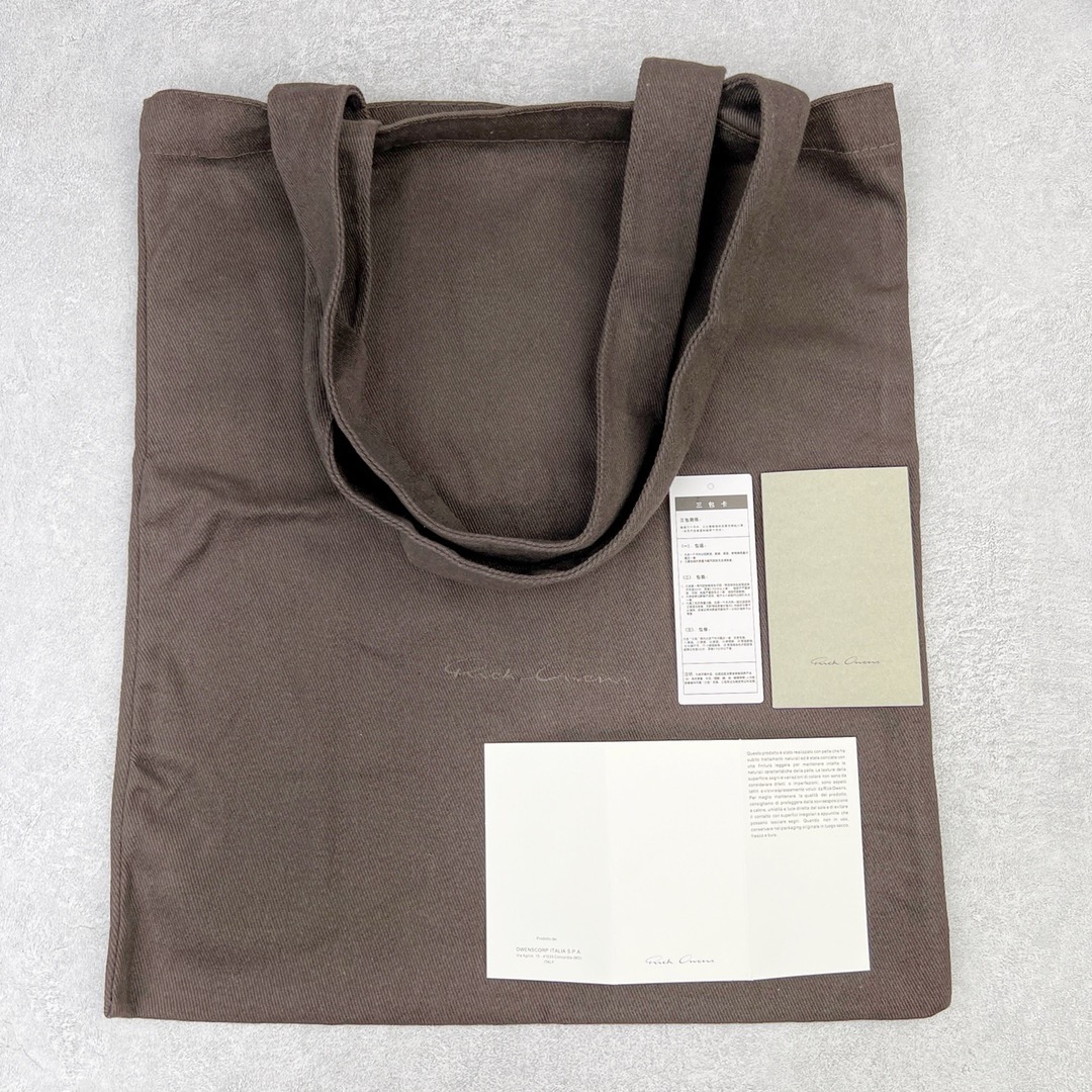 图片[17]-＃DG纯原 Rick Owens Edfu 瑞克·欧文斯低帮皮面时尚运动板鞋 黑白 二级市场已经7K以上 平台客户随意卖四位数 RO广东原厂出品 纯原天花板 原版一比一复刻 冲正绝不翻车 还原度达到百分之98以上 原楦开发纸版版型 ZP拆解原版1：1复模裁片纸版 力求做到0错位 这样才能达到和zp一致的鞋型味道 采用进口cnc数控机床开发对版独家tpu奶香大底 区别于市场所有版本 zp同源全头层粒面小牛皮 达到和zp一致手感 原厂进口细纹布 万邦订购原厂高弹粉红色海绵 内里搭配软质细腻羊皮 TPU高密度大底 软硬度透光度高已经测试和原版一致 尺码：36 37 38 39 40 41 42 43 44 45 46-选品中心