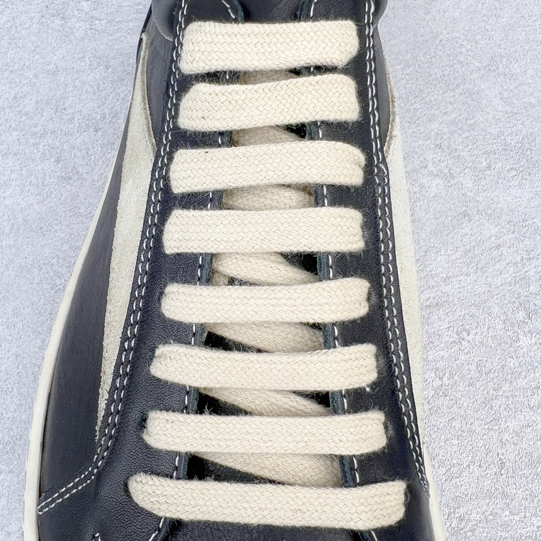 图片[13]-＃DG纯原 Rick Owens Edfu 瑞克·欧文斯低帮皮面时尚运动板鞋 黑白 二级市场已经7K以上 平台客户随意卖四位数 RO广东原厂出品 纯原天花板 原版一比一复刻 冲正绝不翻车 还原度达到百分之98以上 原楦开发纸版版型 ZP拆解原版1：1复模裁片纸版 力求做到0错位 这样才能达到和zp一致的鞋型味道 采用进口cnc数控机床开发对版独家tpu奶香大底 区别于市场所有版本 zp同源全头层粒面小牛皮 达到和zp一致手感 原厂进口细纹布 万邦订购原厂高弹粉红色海绵 内里搭配软质细腻羊皮 TPU高密度大底 软硬度透光度高已经测试和原版一致 尺码：36 37 38 39 40 41 42 43 44 45 46-选品中心