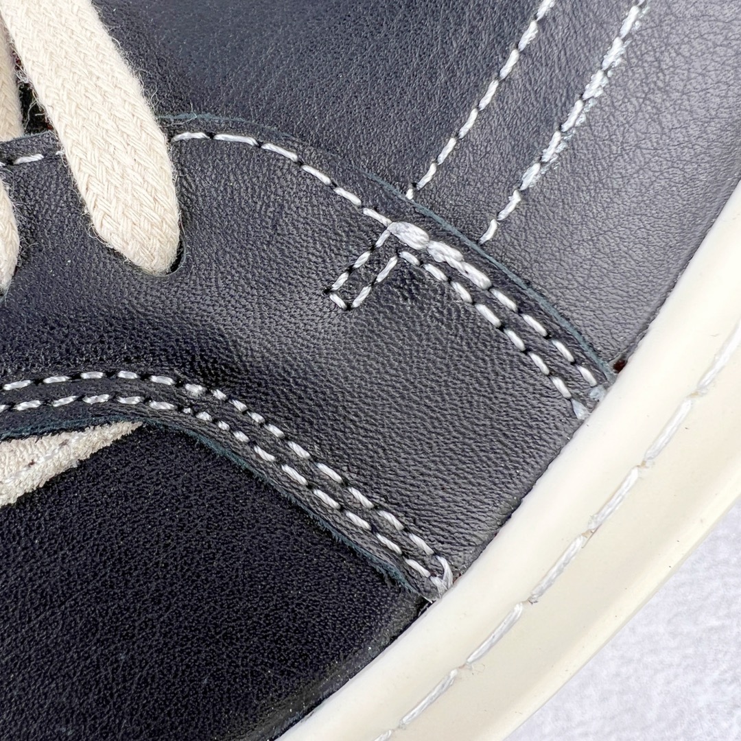 图片[14]-＃DG纯原 Rick Owens Edfu 瑞克·欧文斯低帮皮面时尚运动板鞋 黑白 二级市场已经7K以上 平台客户随意卖四位数 RO广东原厂出品 纯原天花板 原版一比一复刻 冲正绝不翻车 还原度达到百分之98以上 原楦开发纸版版型 ZP拆解原版1：1复模裁片纸版 力求做到0错位 这样才能达到和zp一致的鞋型味道 采用进口cnc数控机床开发对版独家tpu奶香大底 区别于市场所有版本 zp同源全头层粒面小牛皮 达到和zp一致手感 原厂进口细纹布 万邦订购原厂高弹粉红色海绵 内里搭配软质细腻羊皮 TPU高密度大底 软硬度透光度高已经测试和原版一致 尺码：36 37 38 39 40 41 42 43 44 45 46-选品中心