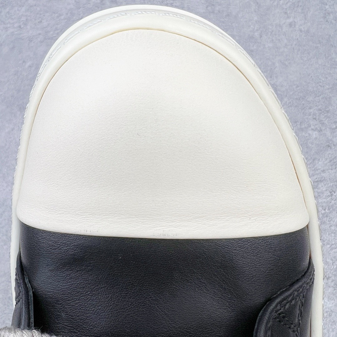 图片[14]-＃DG纯原 Rick Owens Drkshdw 瑞克·欧文斯低帮皮面时尚运动板鞋 黑白 二级市场已经7K以上 平台客户随意卖四位数 RO广东原厂出品 纯原天花板 原版一比一复刻 冲正绝不翻车 还原度达到百分之98以上 原楦开发纸版版型 ZP拆解原版1：1复模裁片纸版 力求做到0错位 这样才能达到和zp一致的鞋型味道 采用进口cnc数控机床开发对版独家tpu奶香大底 区别于市场所有版本 zp同源全头层粒面小牛皮 达到和zp一致手感 原厂进口细纹布 万邦订购原厂高弹粉红色海绵 内里搭配软质细腻羊皮 TPU高密度大底 软硬度透光度高已经测试和原版一致 尺码：36 37 38 39 40 41 42 43 44 45 46-选品中心