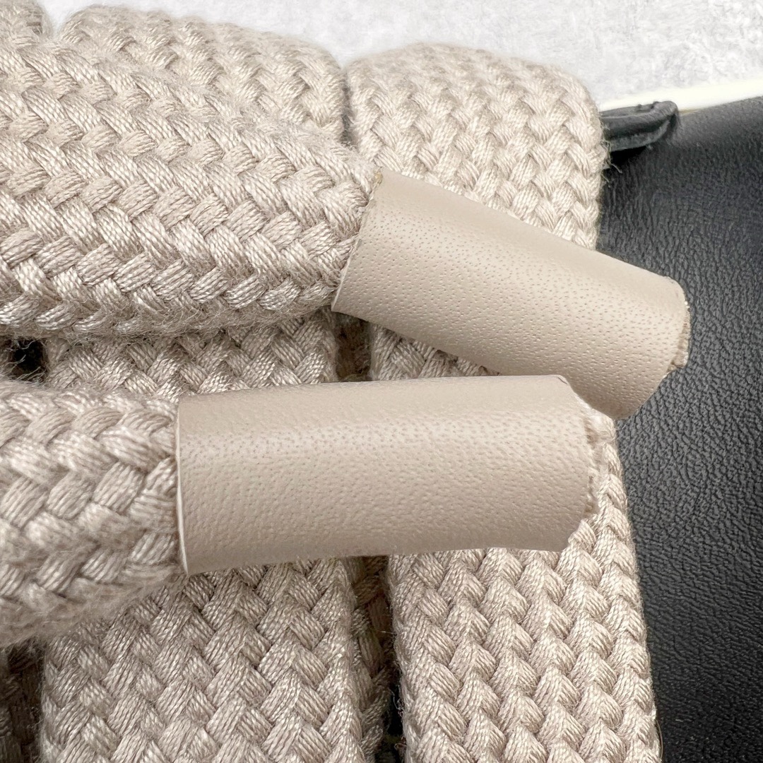 图片[15]-＃DG纯原 Rick Owens Drkshdw 瑞克·欧文斯低帮皮面时尚运动板鞋 黑白 二级市场已经7K以上 平台客户随意卖四位数 RO广东原厂出品 纯原天花板 原版一比一复刻 冲正绝不翻车 还原度达到百分之98以上 原楦开发纸版版型 ZP拆解原版1：1复模裁片纸版 力求做到0错位 这样才能达到和zp一致的鞋型味道 采用进口cnc数控机床开发对版独家tpu奶香大底 区别于市场所有版本 zp同源全头层粒面小牛皮 达到和zp一致手感 原厂进口细纹布 万邦订购原厂高弹粉红色海绵 内里搭配软质细腻羊皮 TPU高密度大底 软硬度透光度高已经测试和原版一致 尺码：36 37 38 39 40 41 42 43 44 45 46-选品中心